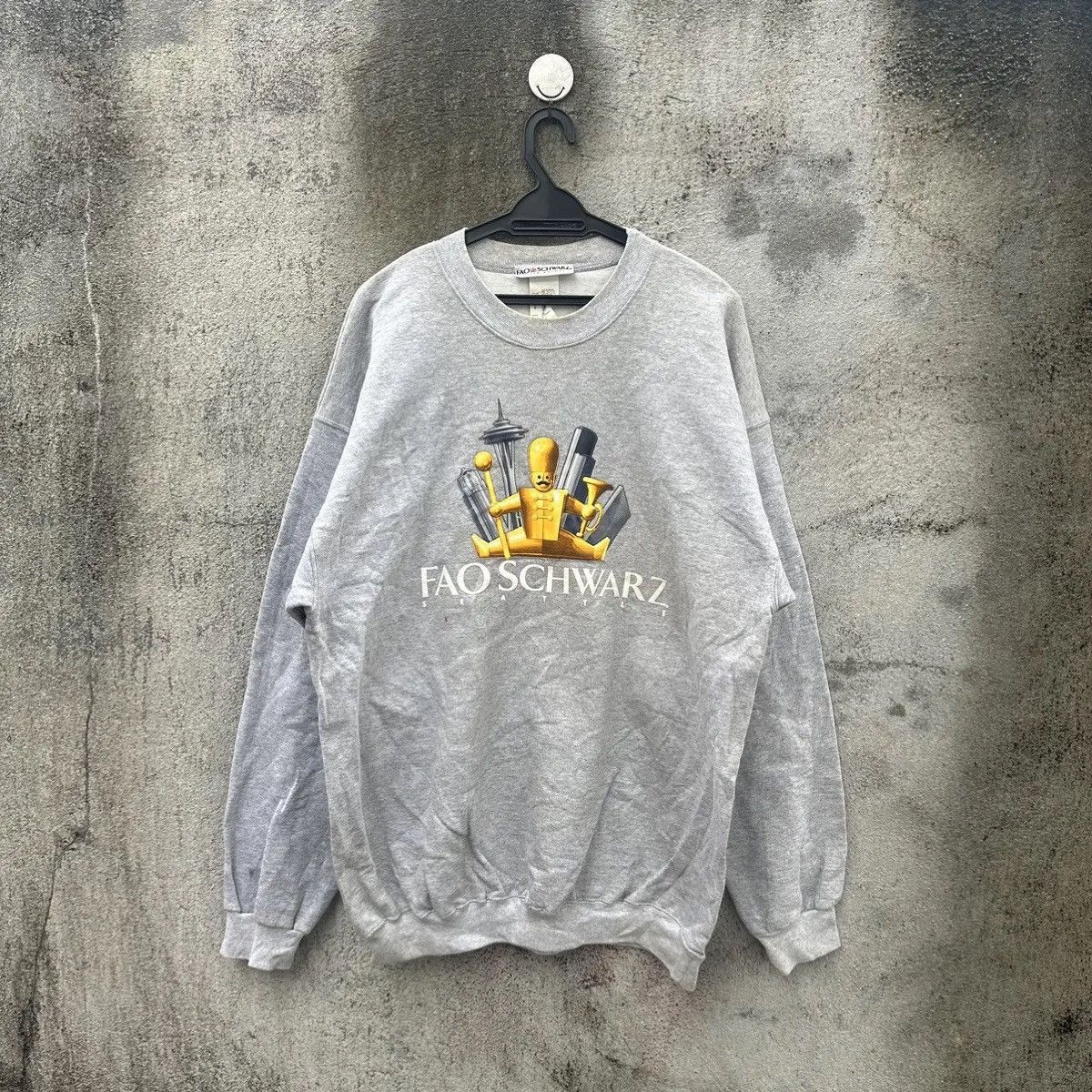 Vintage Vintage 90s Fao schwarz sweatshirt pullover Size US L / EU 52-54 / 3 - 1 Thumbnail