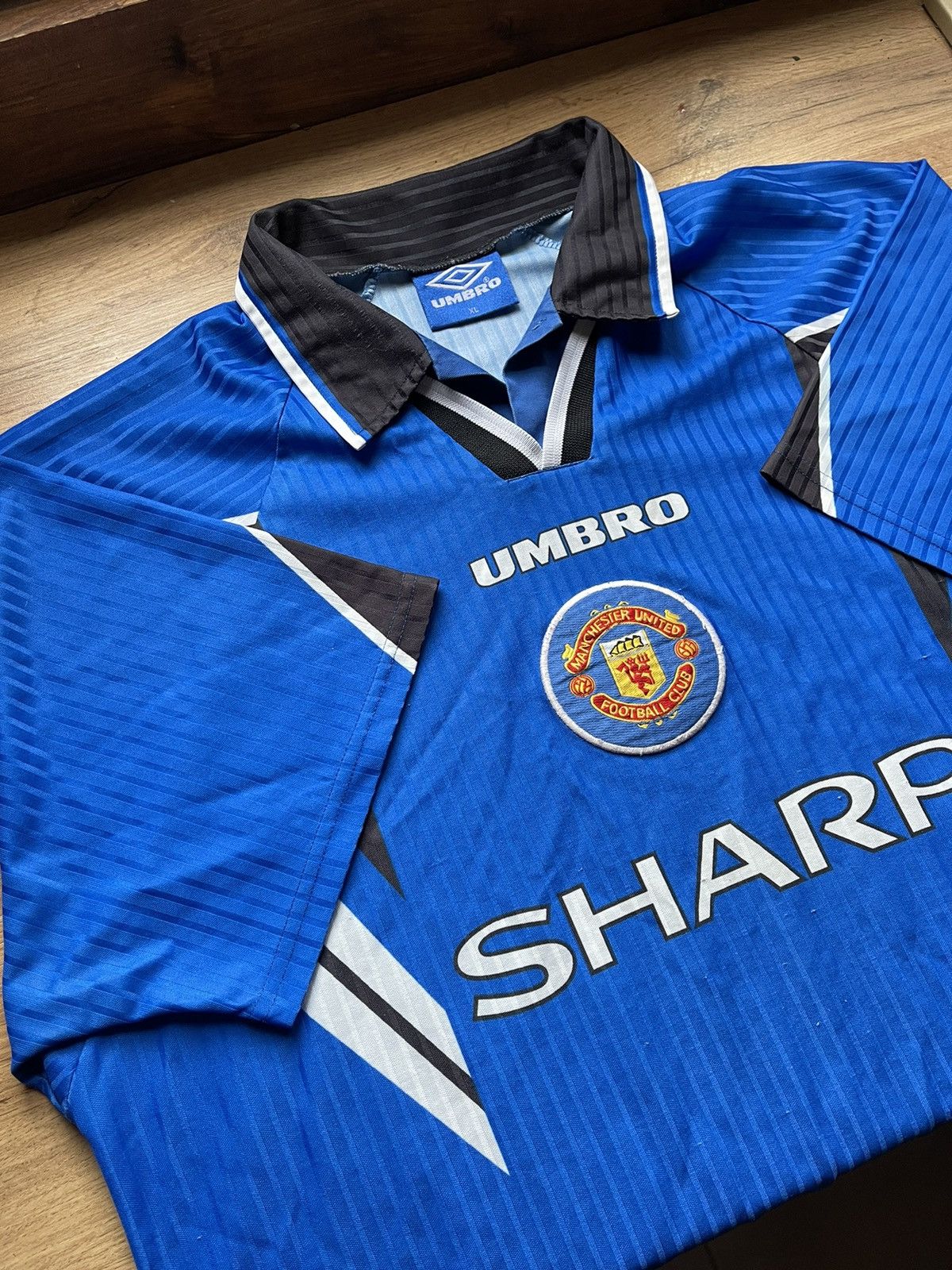 Umbro 1996 Umbro Manchester United Vintage blue soccer jersey Size US XL / EU 56 / 4 - 4 Thumbnail