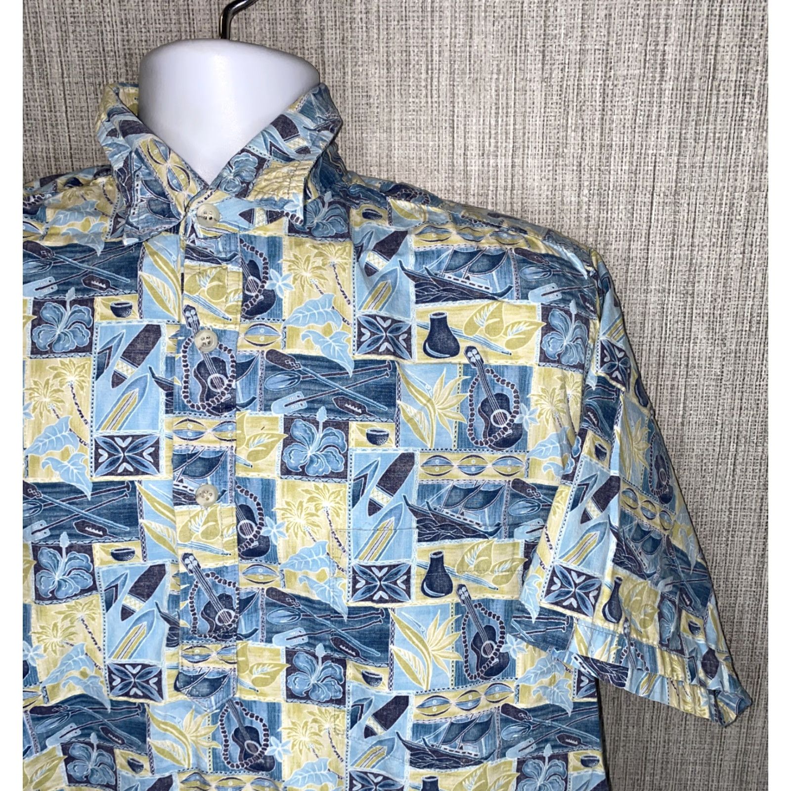 Vivobarefoot Go Barefoot Hawaiian Shirt Mens L Blue Beige Surfboard Guitar Print Button-Up Size US L / EU 52-54 / 3 - 2 Thumbnail