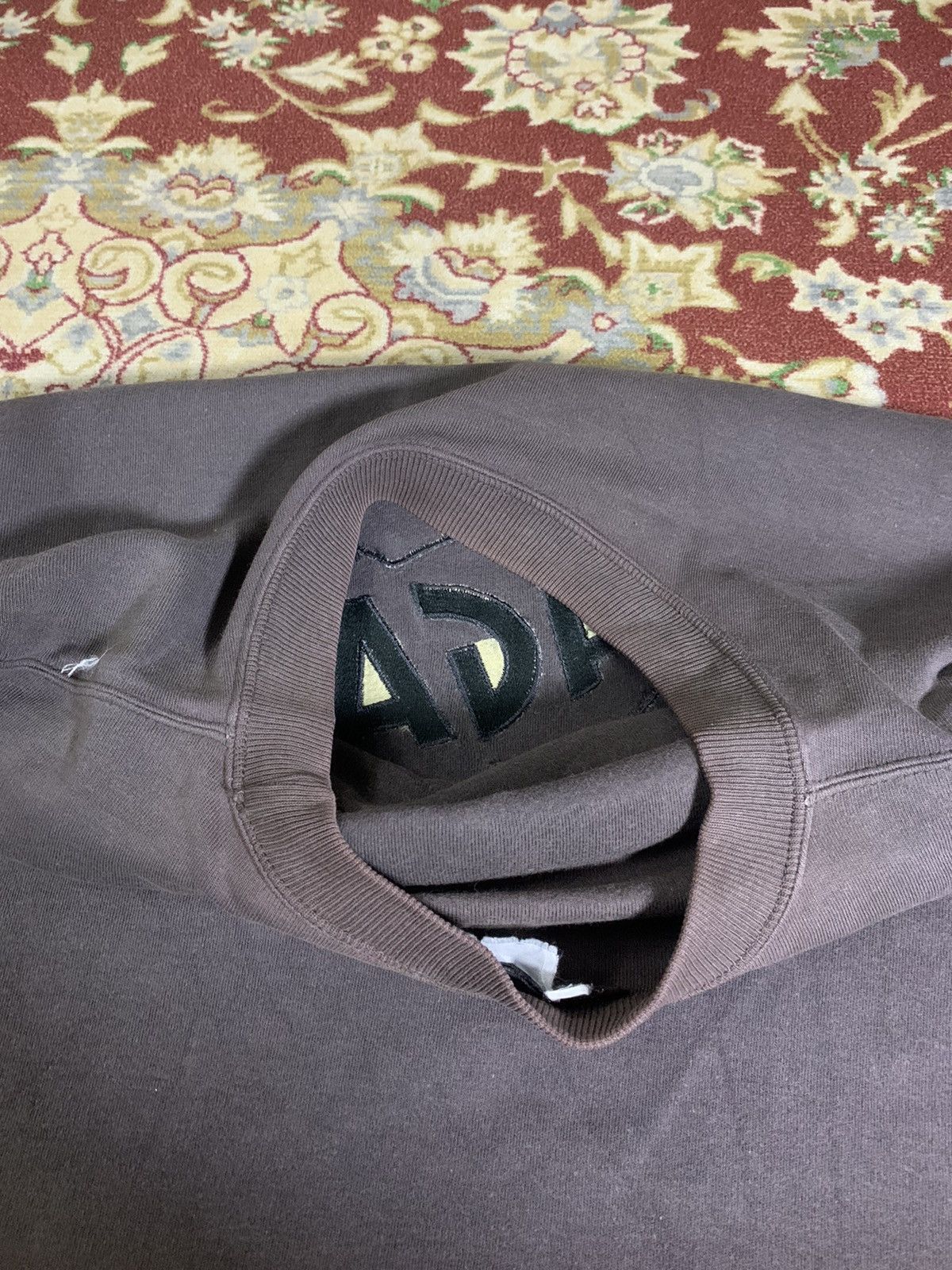 Salvatore Ferragamo × Vintage 90s SALVATORE FERRAGAMO EMBROIDERED LOGO SWEATSHIRT FADED Size US M / EU 48-50 / 2 - 16 Thumbnail
