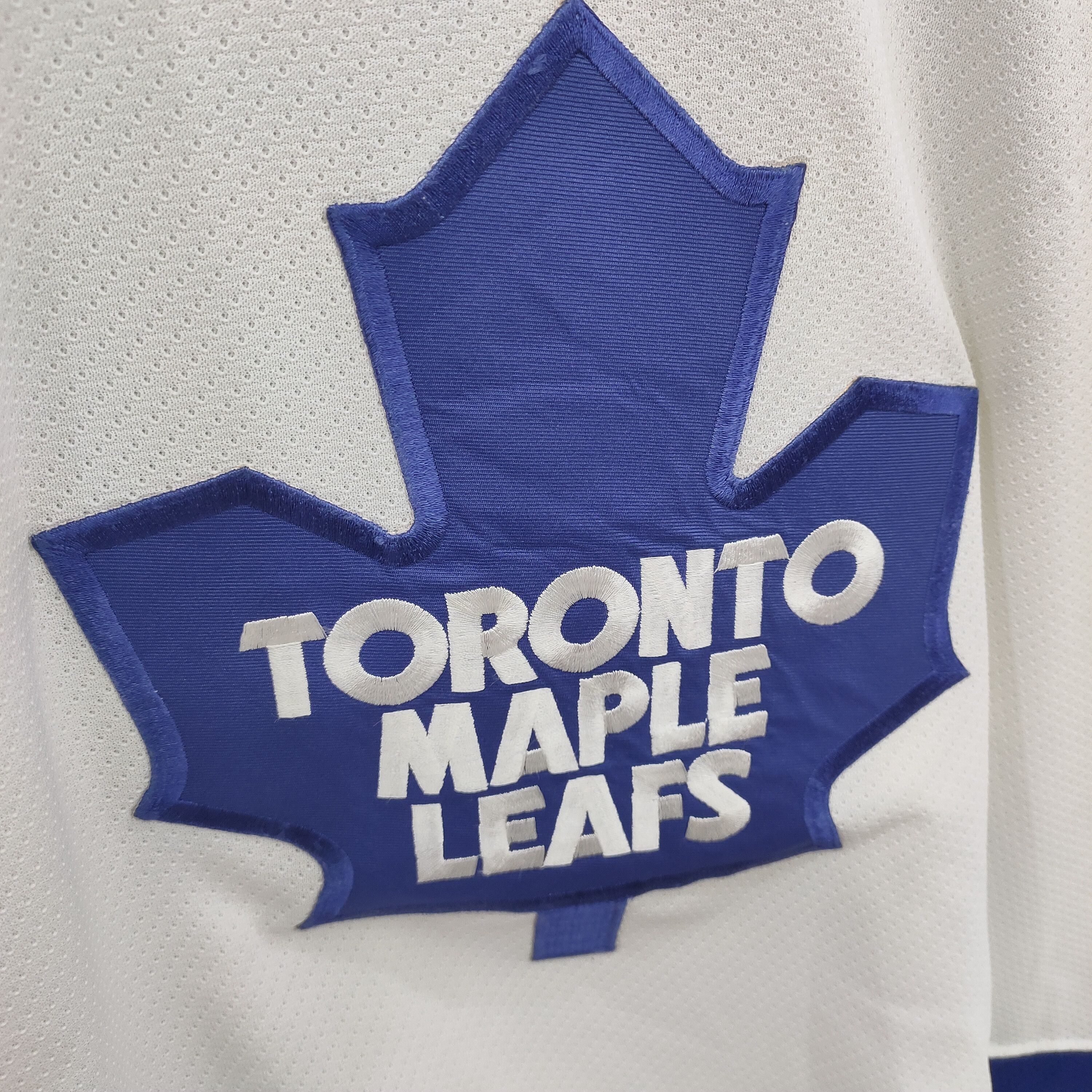 Ccm × Vintage Toronto Maple Leafs Jersey Large Vintage CCM NHL Size US L / EU 52-54 / 3 - 7 Thumbnail