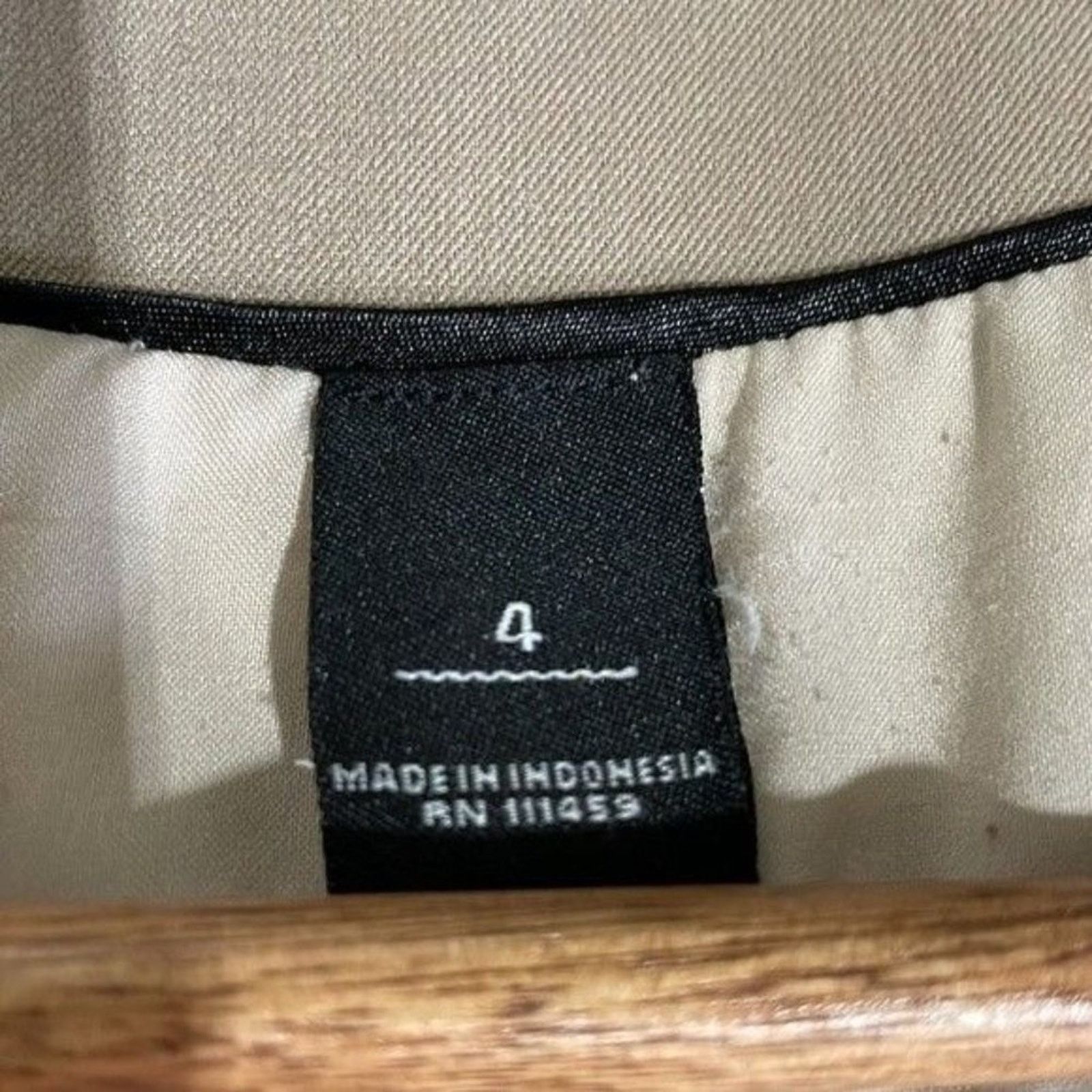 White House Black Market White House Black Market Two Button Blazer Beige 4 Size S / US 4 / IT 40 - 10 Thumbnail