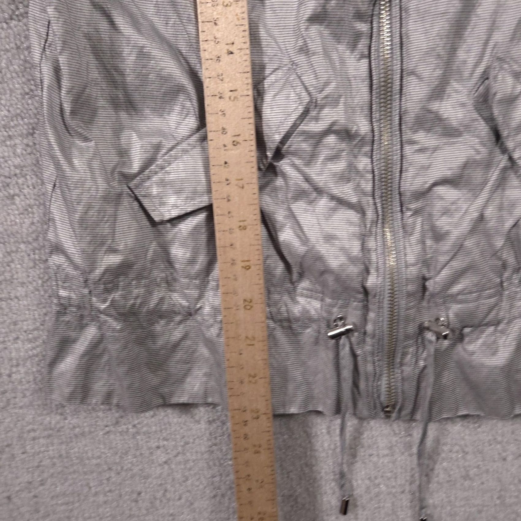 Vintage Zenergy Chico's Jacket Womens 0 Silver Short Sleeve Zip Front Drawstring Windbreaker Shoes? Size 25" / US 0 / IT 36 - 7 Thumbnail