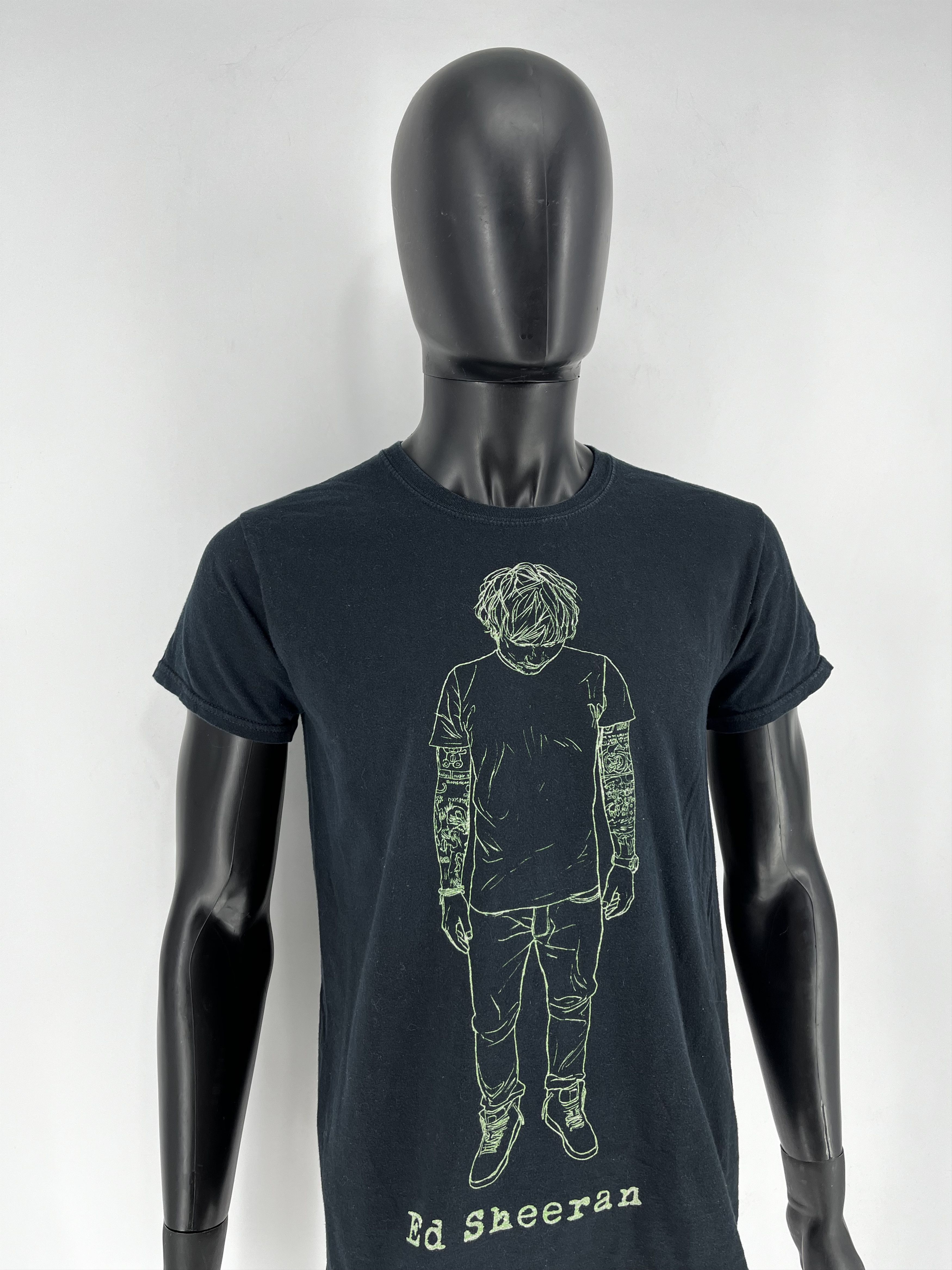 Band Tees Ed Sheeran Tour X T-Shirt Double Sided Size M Black Size US M / EU 48-50 / 2 - 3 Thumbnail