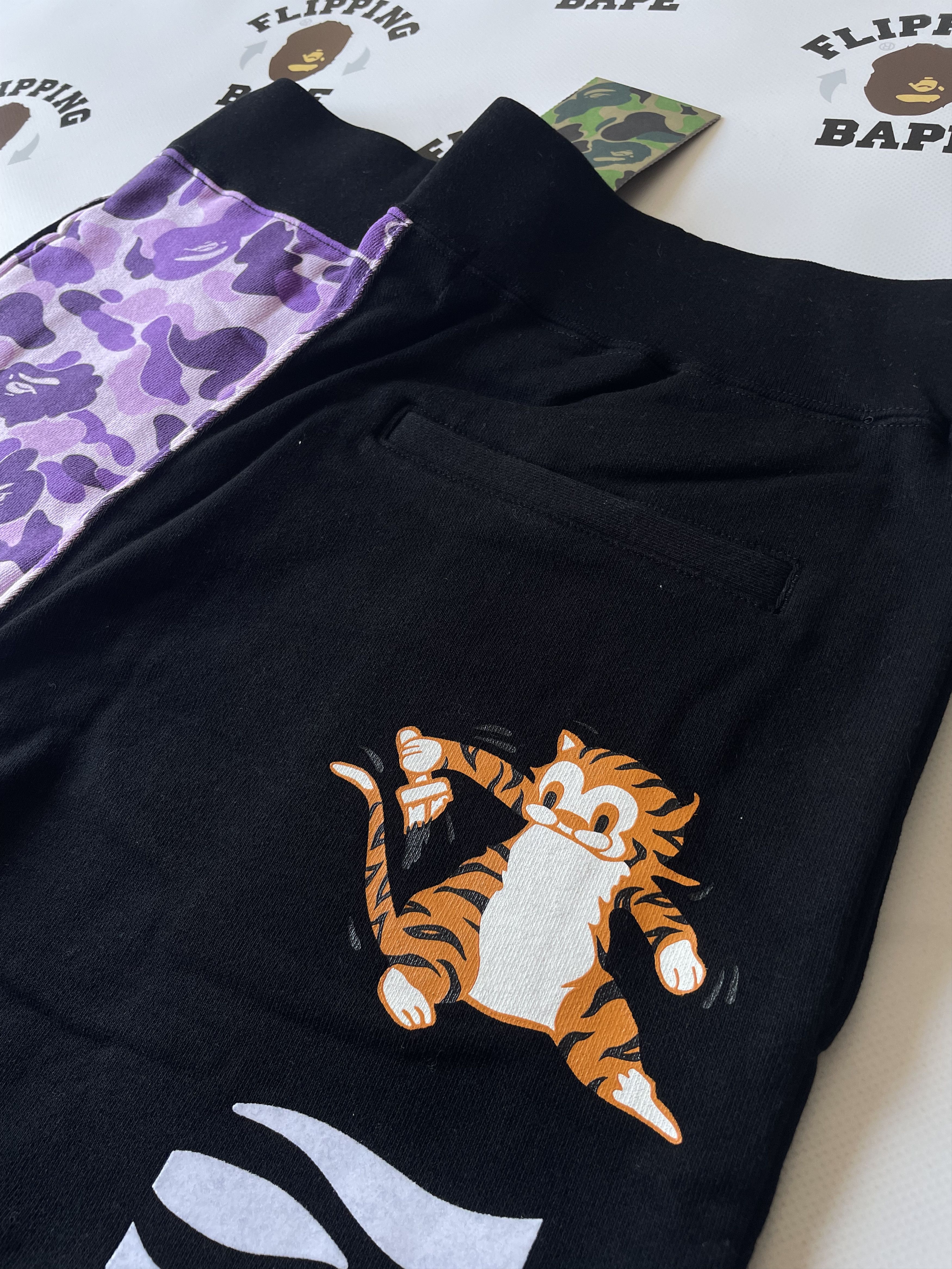 Bape BAPE TAIPEI 15th ANNIVERSARY TIGER SHARK SWEAT SHORTS Size US 34 / EU 50 - 3 Thumbnail