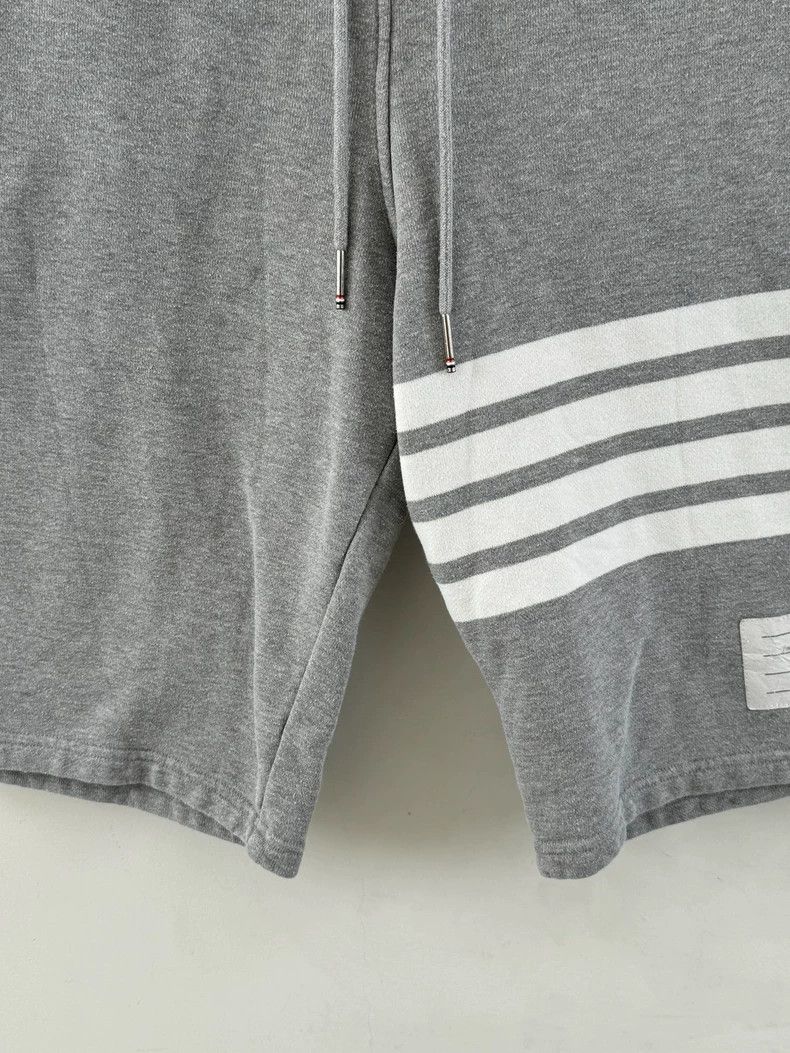 Thom Browne Thom Browne Size 2 Striped shorts in gray 2503-Nextarrow Size US 30 / EU 46 - 4 Thumbnail