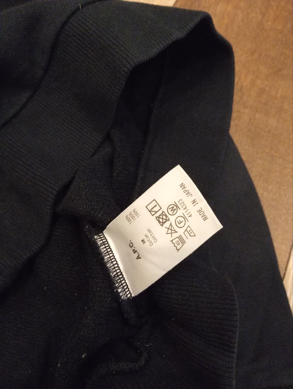 A.P.C. A.P.C RUE MADAME PARIS CROPPED CREWNECK - SIZE M Size M / US 6-8 / IT 42-44 - 8 Thumbnail