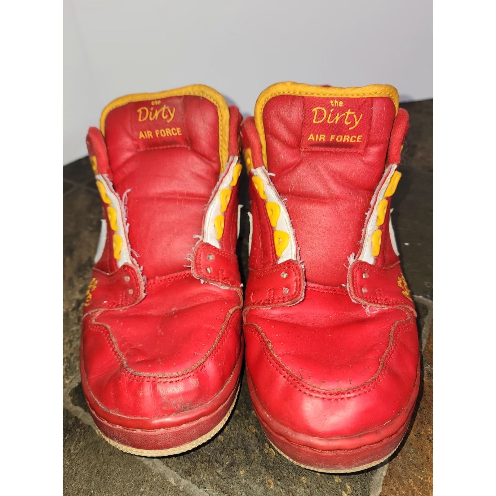 Nike VINTAGE NIKE AIR FORCE 2 LOW THE DIRTY 305602-611 SIZE 8 DISTRESSED Nike Air Sneaker Mens Red 2002 2003 Leather Upper Shoes Size US 8 / EU 41 - 2 Thumbnail