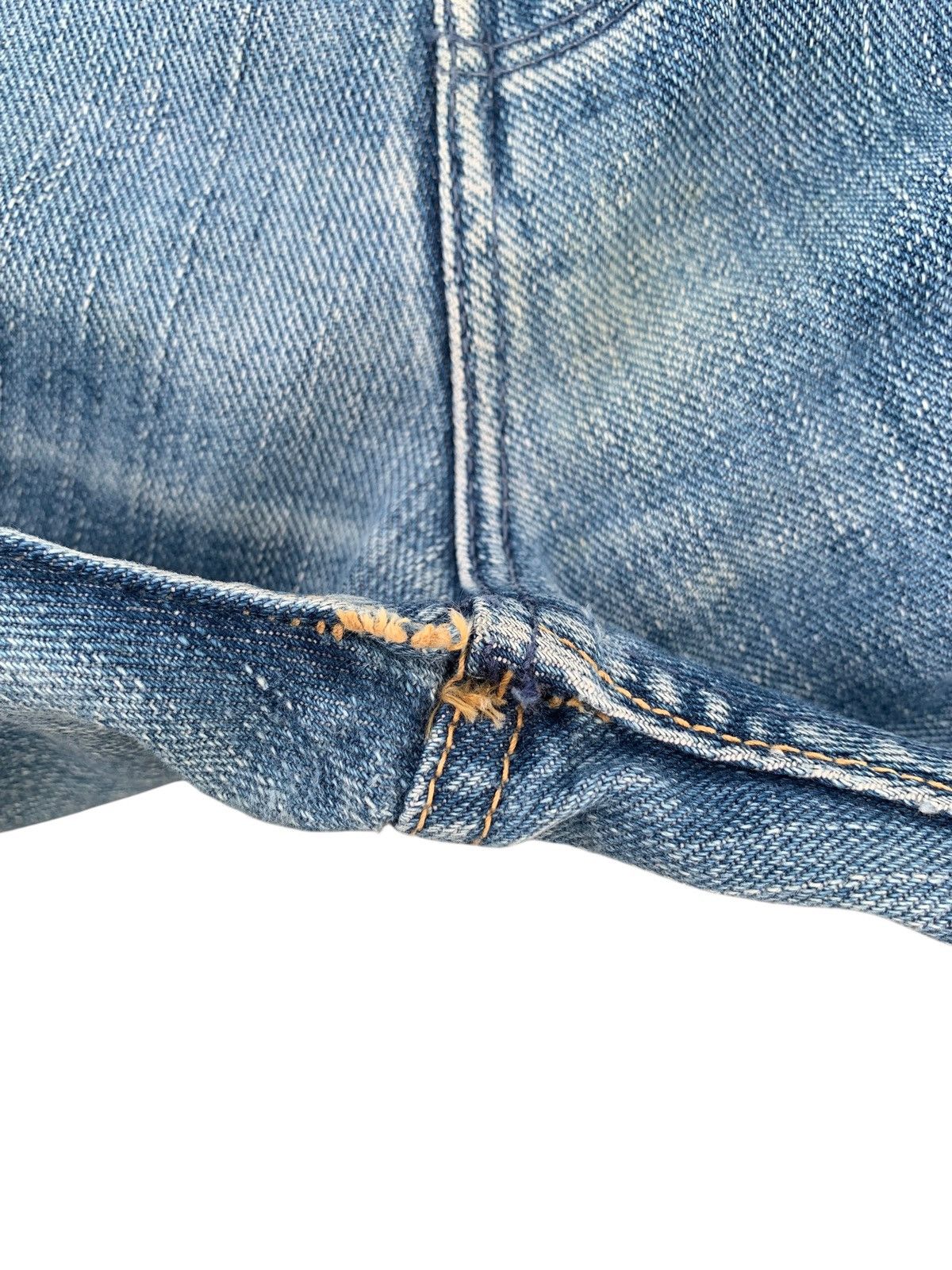 Wrangler VINTAGE WRANGLER BLUE BELL SELVEDGE FADED DISTRESSED DENIM Size US 31 - 16 Thumbnail