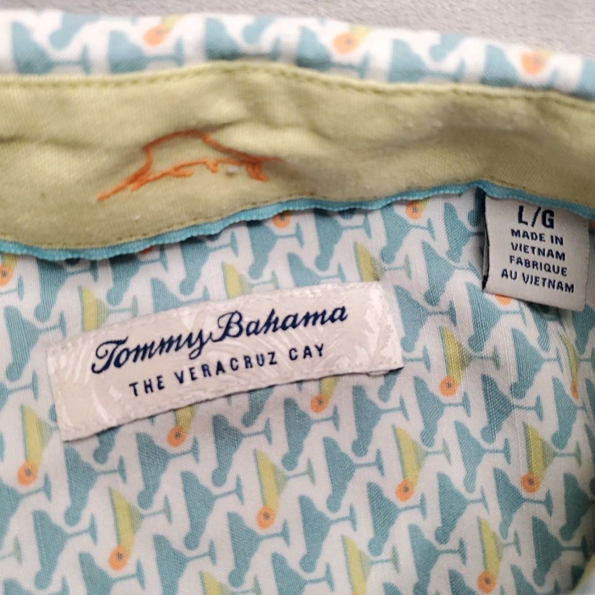Tommy Bahama Tommy Bahama Shirt Men L Green Martini Glass Geometric Veracruz Cay Resort Aloha Casual Button-Up Short Sleeve Hawaiian Pattern Geometric N/A Size US L / EU 52-54 / 3 - 3 Thumbnail