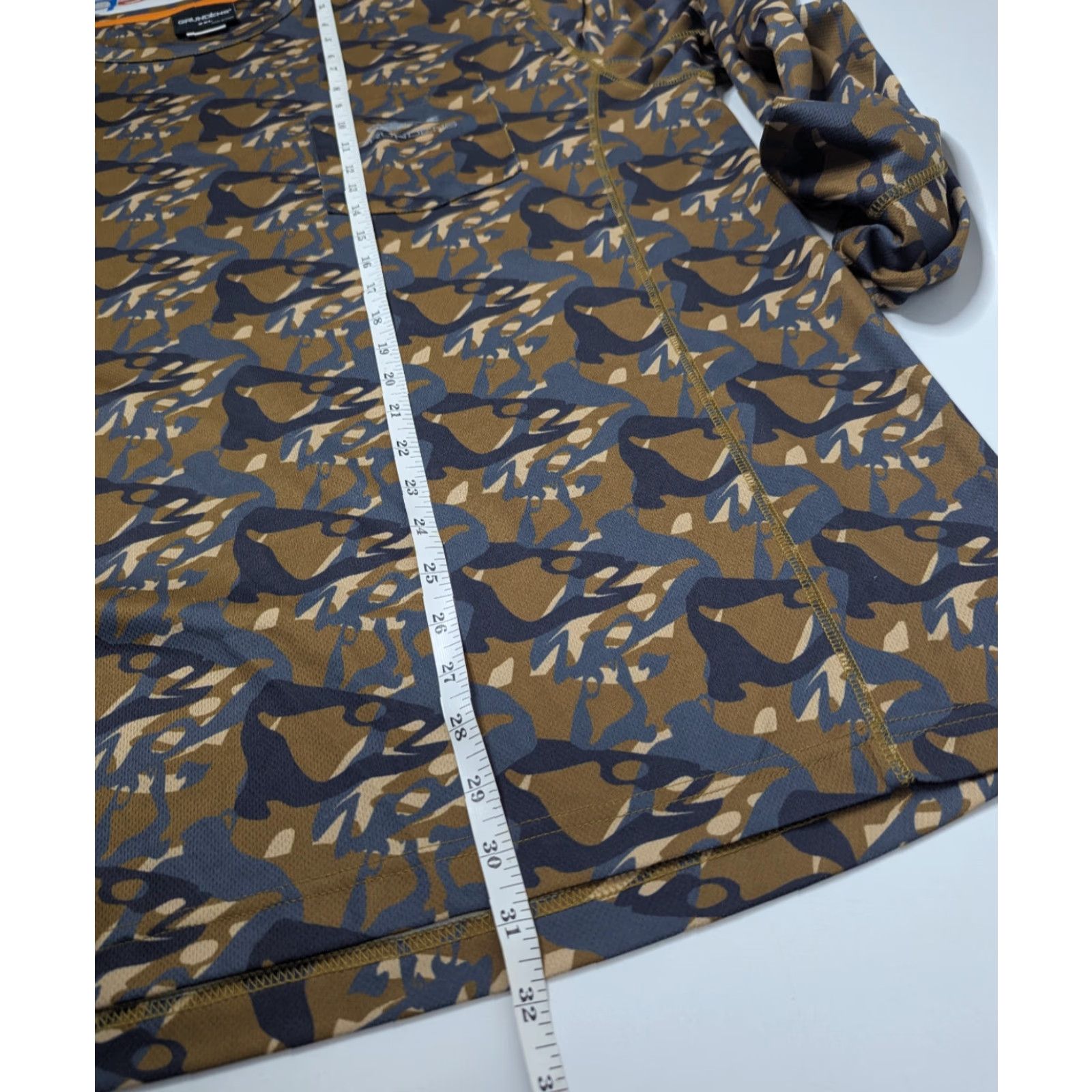 Vintage Grundens Mens Shirt 2XL Camouflage Fish Head Print Outdoor Performance Hiking All Seasons Breathing Moisture Wicking Logo Crew Neck Regular Summer Size US XXL / EU 58 / 5 - 6 Thumbnail