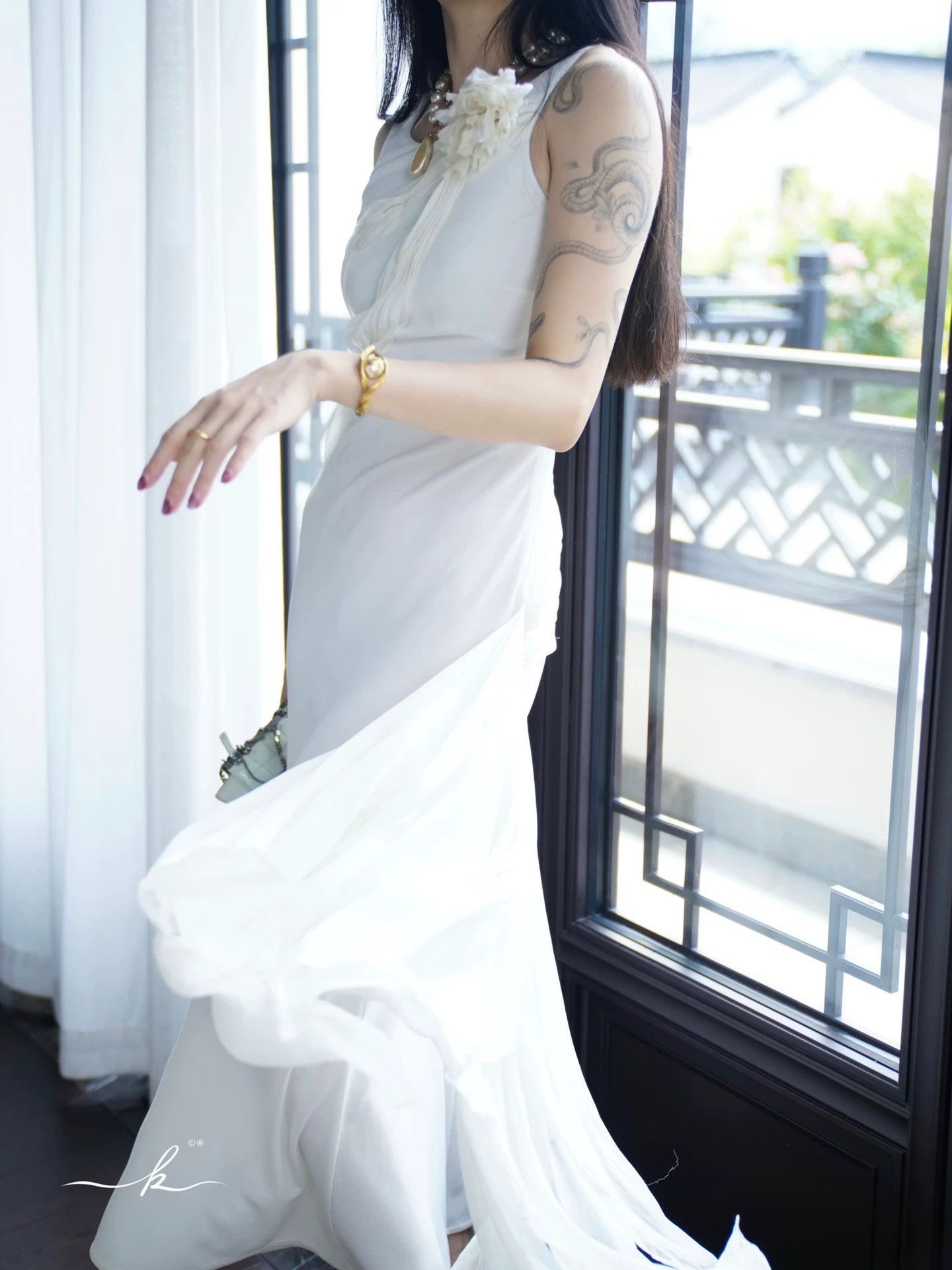 Moschino Moschino Couture White Silk Brooch Dress w/ Flowers & Ribbon Size M / US 6-8 / IT 42-44 - 2 Thumbnail