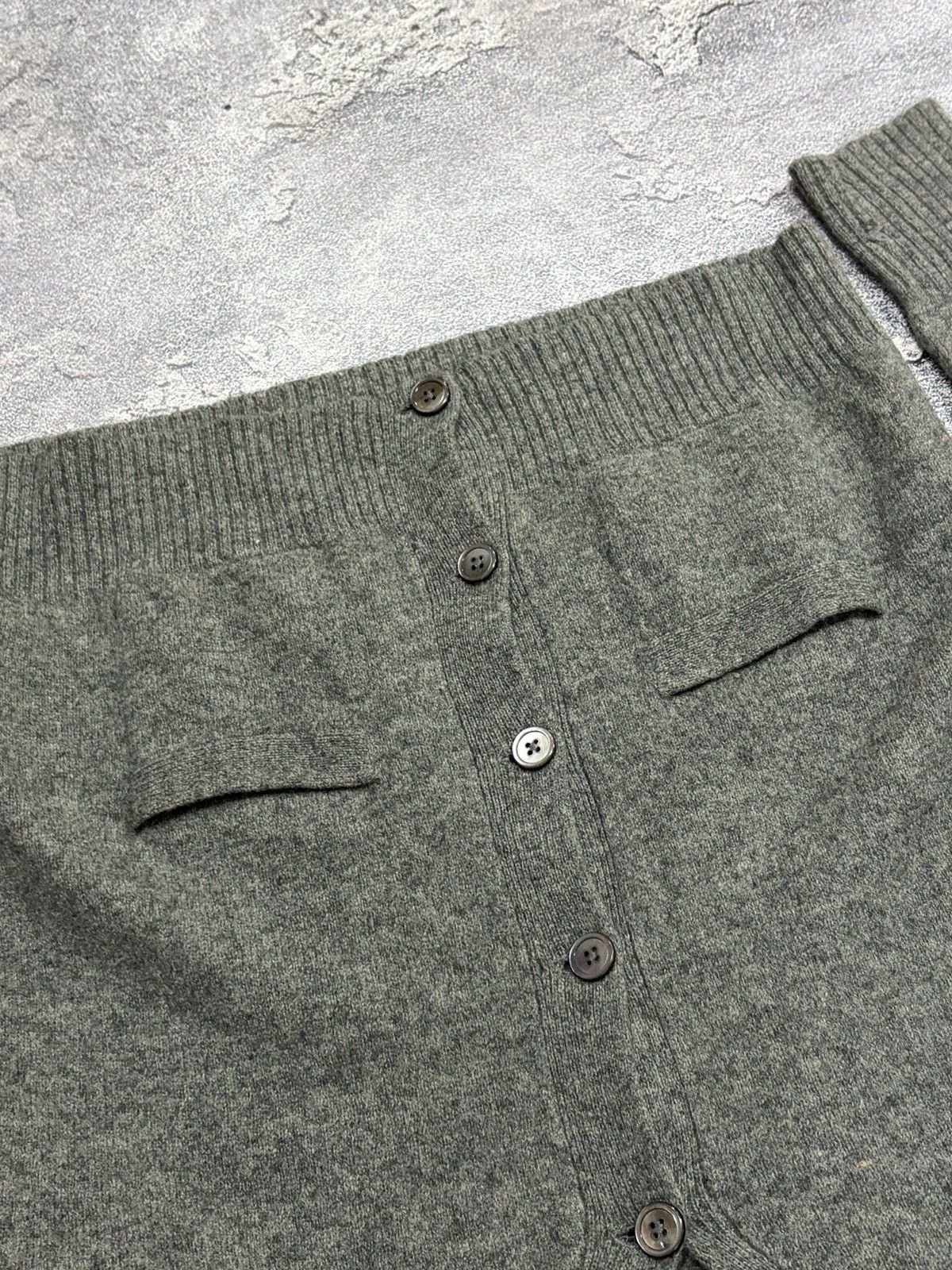 Polo Ralph Lauren Polo Ralph Lauren Grey 100% Lambswool Cardigan Sweater L Size US L / EU 52-54 / 3 - 7 Thumbnail