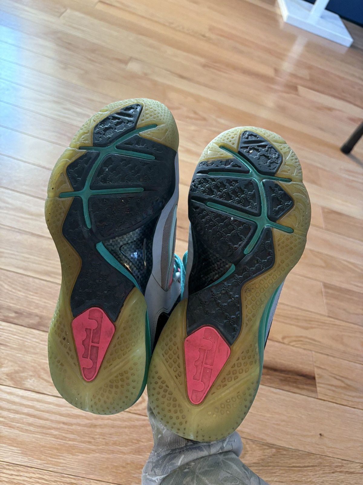 Nike LeBron 9 Southbeach Size US 6 / EU 39 - 6 Thumbnail