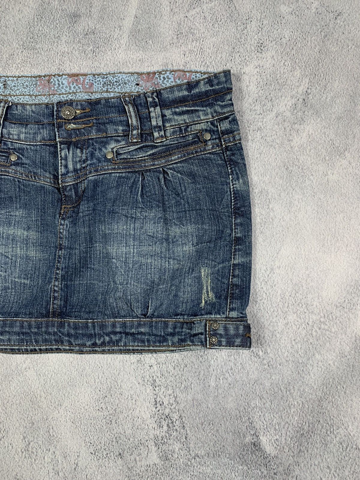 Japanese Brand × Vintage Vintage Y2K denim mini skirt streetwear style size 32 Size 32" / US 10 / IT 46 - 3 Thumbnail