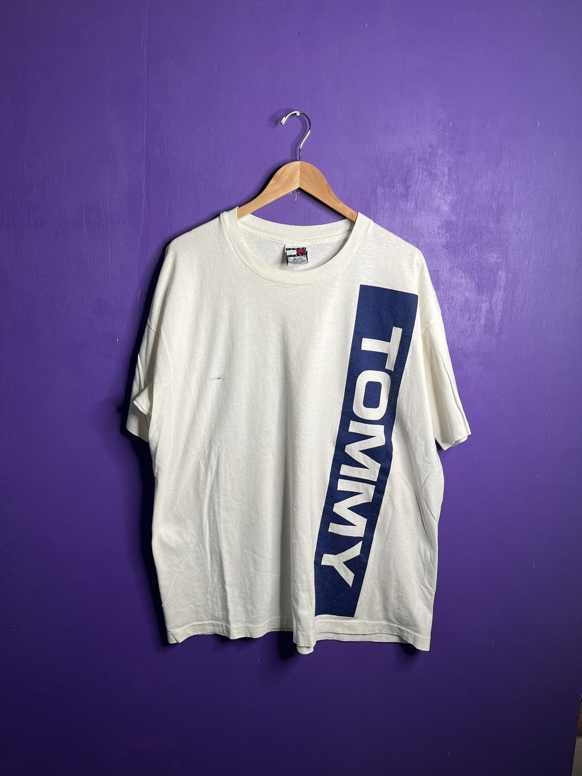Tommy Hilfiger × Vintage Vintage 90s Tommy jeans stripe logo t-shirt Size US XL / EU 56 / 4 - 1 Thumbnail