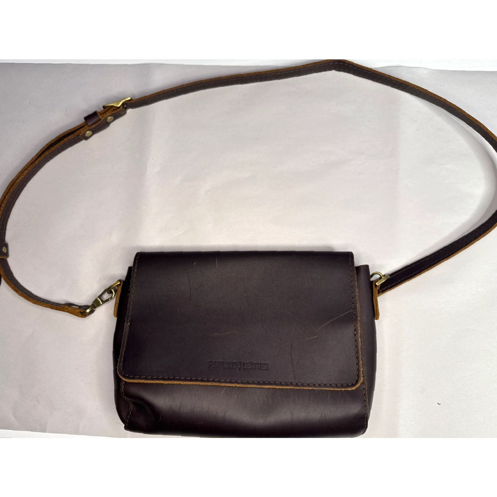 Vintage Portland Leather Crossbody Shoulder Bag Purse Brown Adjustable Strap Women Crossbody Leather Rubs Scratches Size ONE SIZE - 2 Thumbnail