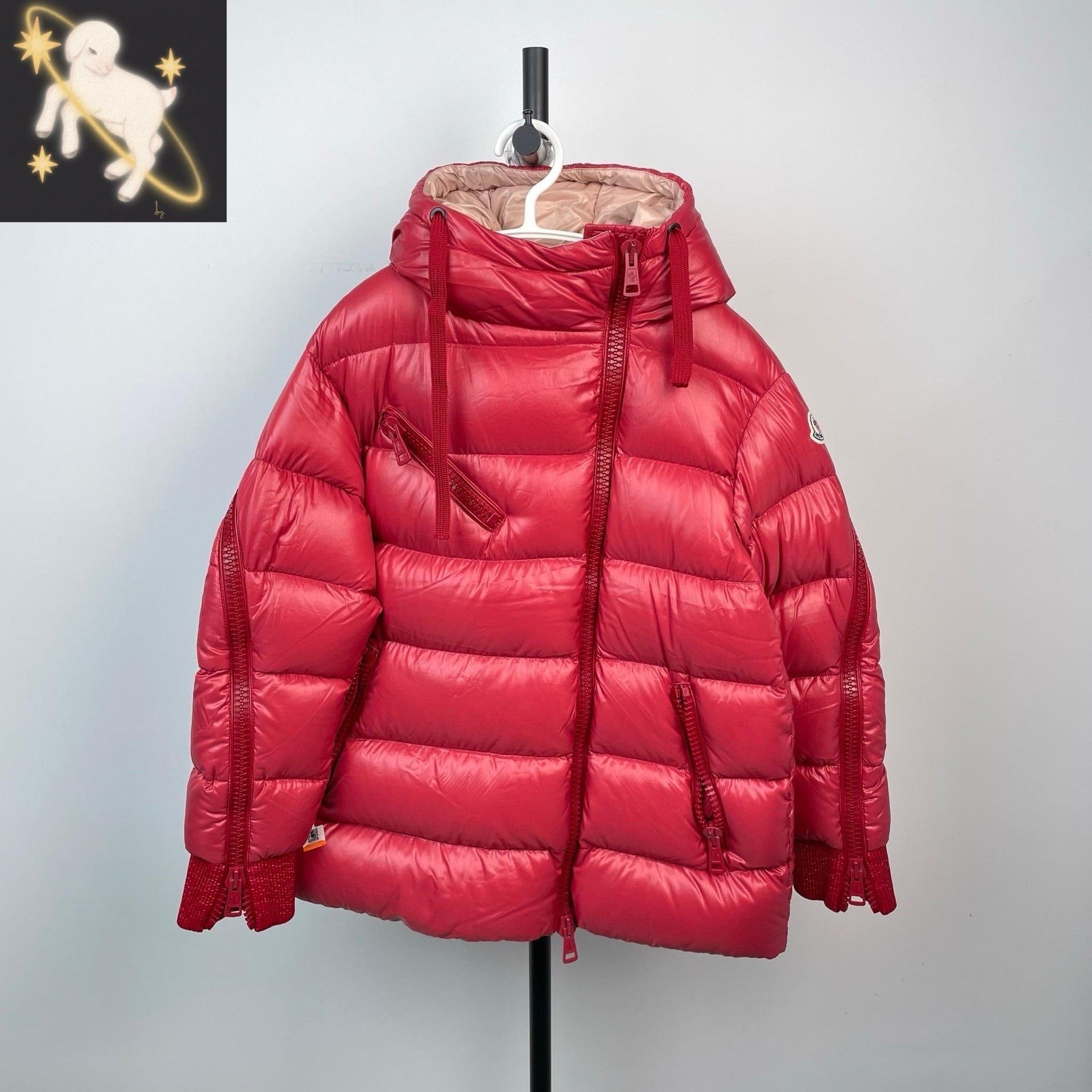Moncler Moncler Red Down Jacket S Women Size S / US 4 / IT 40 - 1 Thumbnail