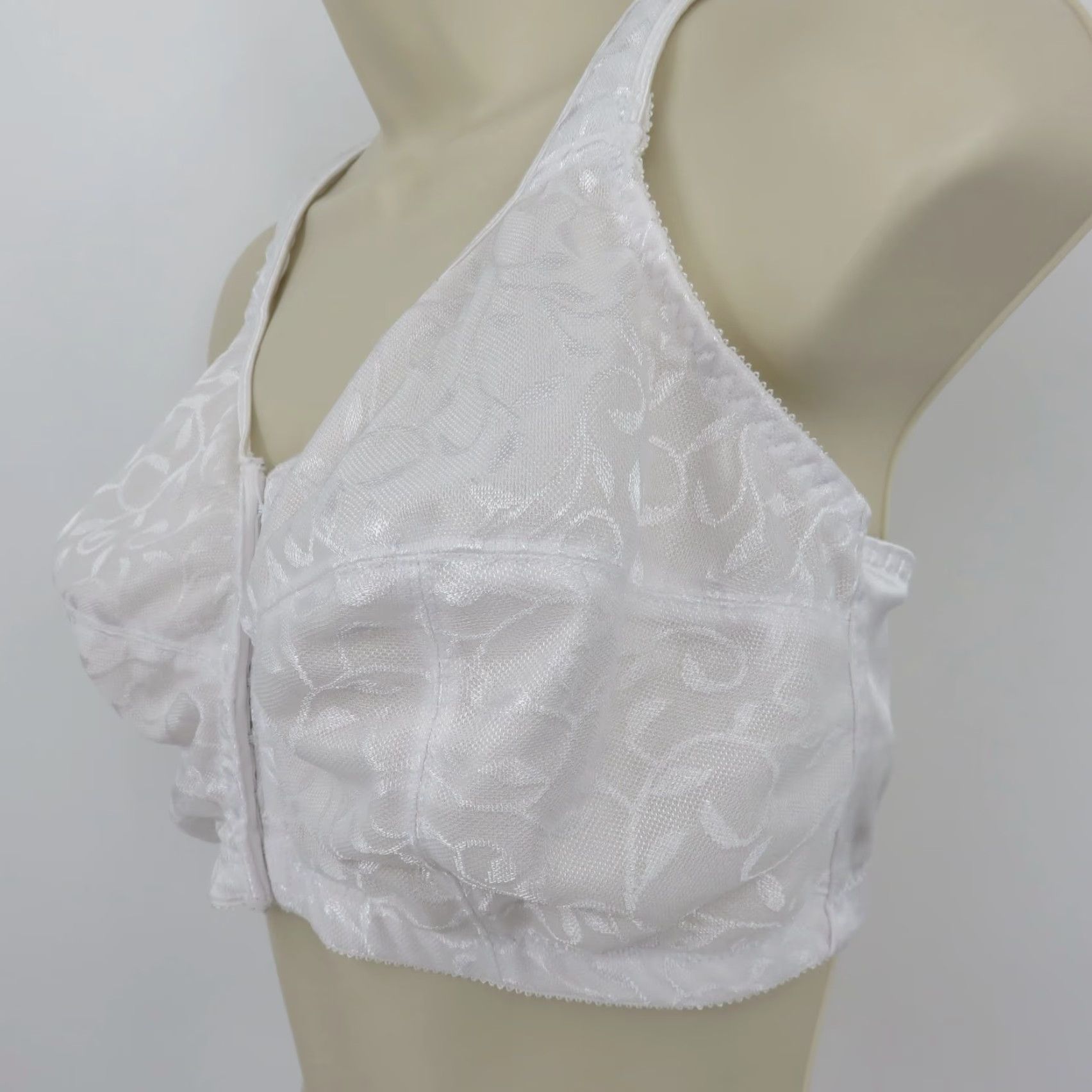 Vintage Playtex 46C Bra White Leaf Front Close No Wire Wireless Unlined Women Plus Size T-Shirt Bra Size ONE SIZE - 5 Thumbnail