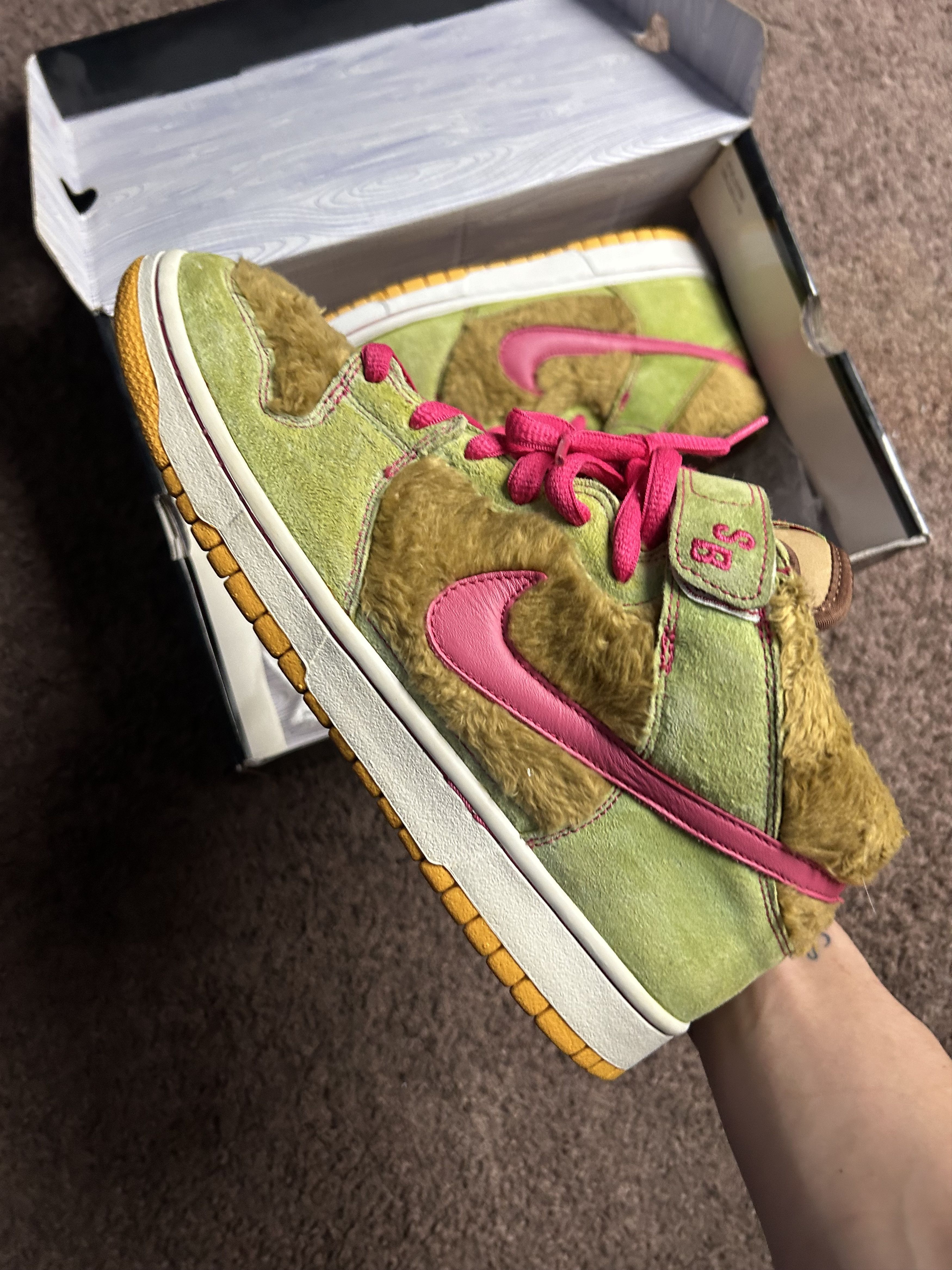 Nike SB Size 9.5 — Nike Dunk Mid Premium SB 'Mama Bear' Size US 9.5 / EU 42-43 - 4 Thumbnail