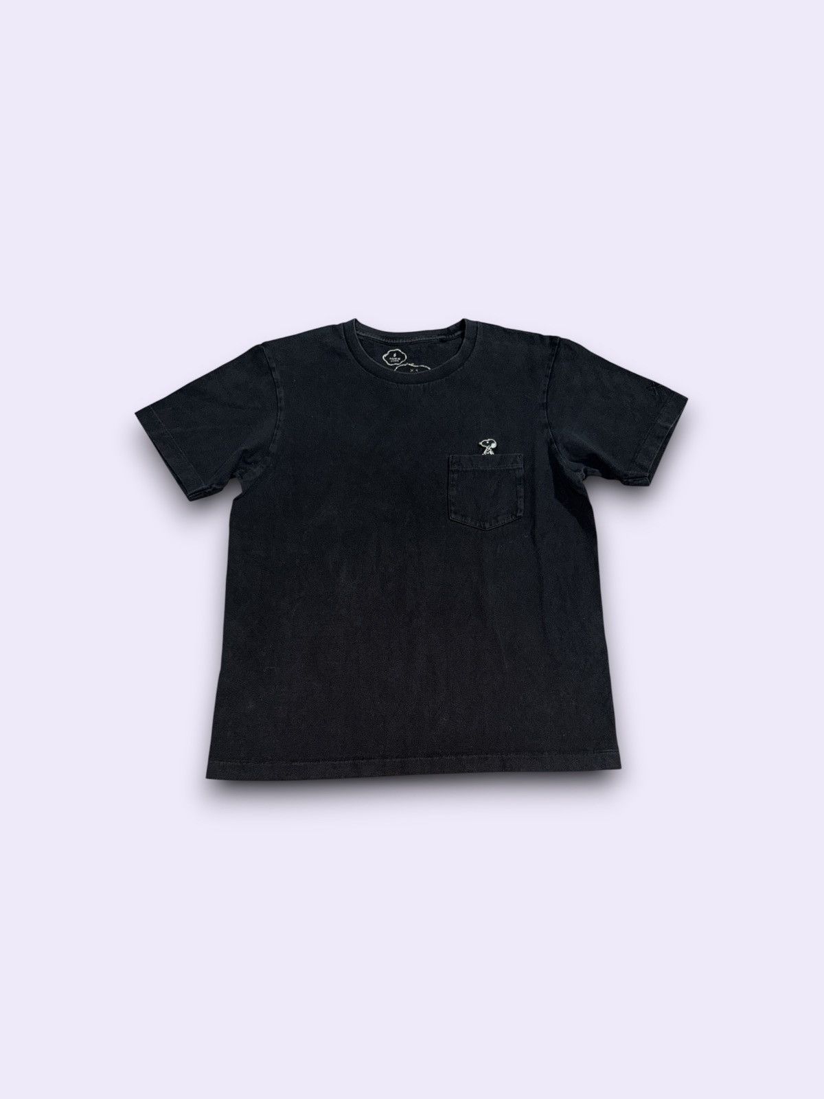 Kaws Kaws x Peanuts snoopy embroidered patch logo pocket t-shirt Size US S / EU 44-46 / 1 - 2 Thumbnail