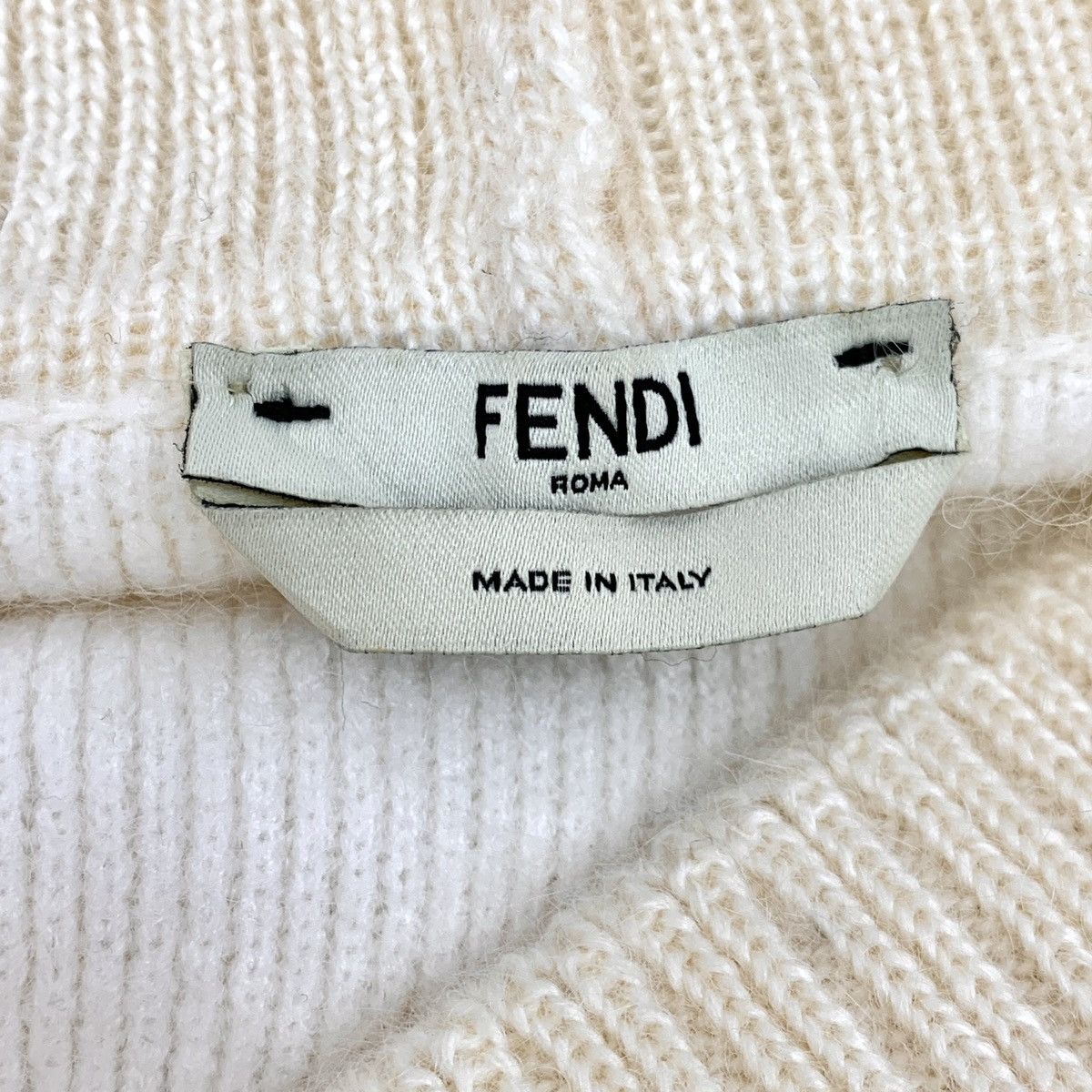 Fendi Fendi White Mohair V-Neck Long Sleeve Short Cardigan Coat Size XS / US 0-2 / IT 36-38 - 3 Thumbnail