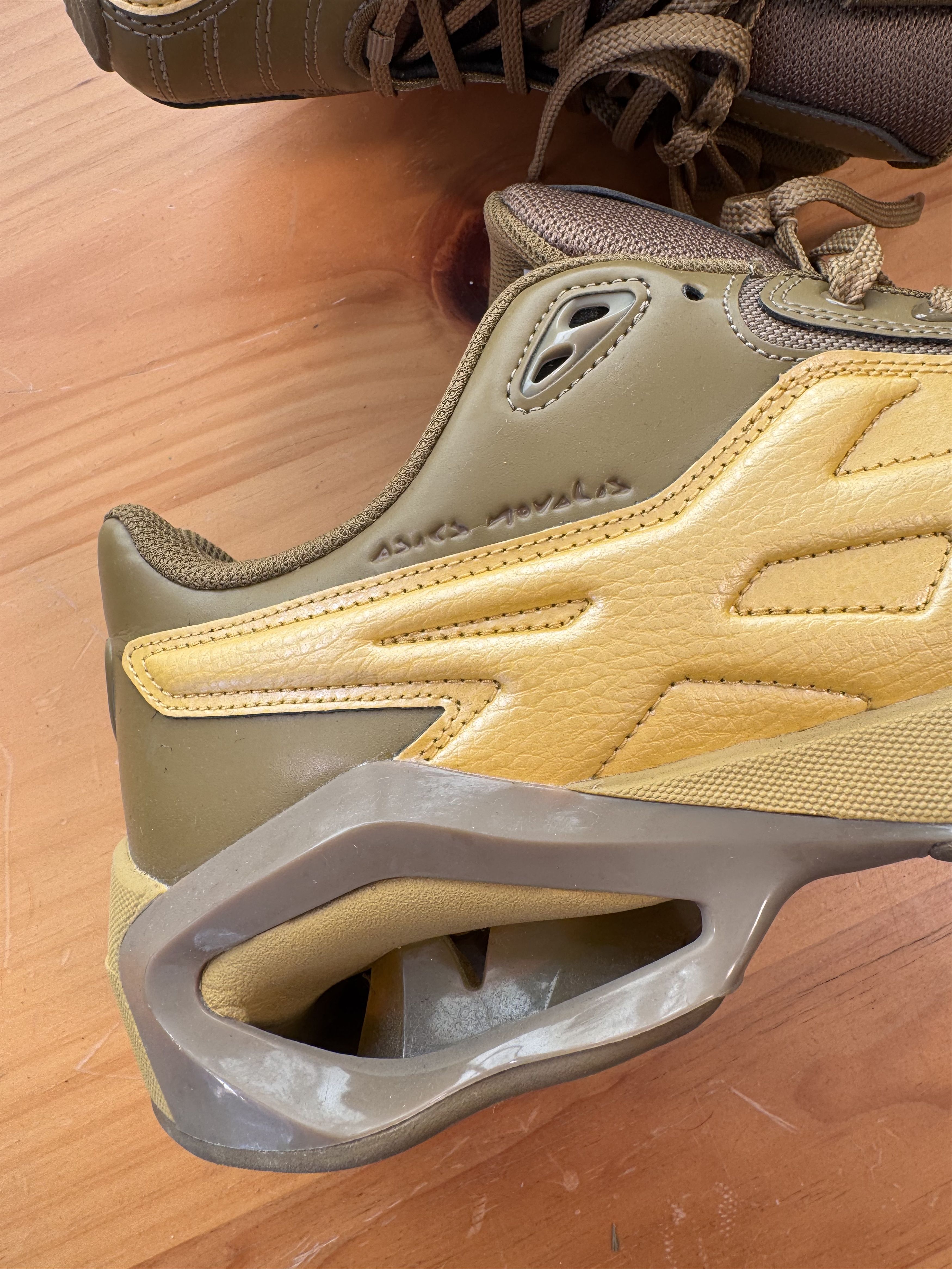 Asics × Kiko Kostadinov ‘Medallion Yellow’ Novalis Gel-Teremoa Size US 9 / EU 42 - 2 Thumbnail