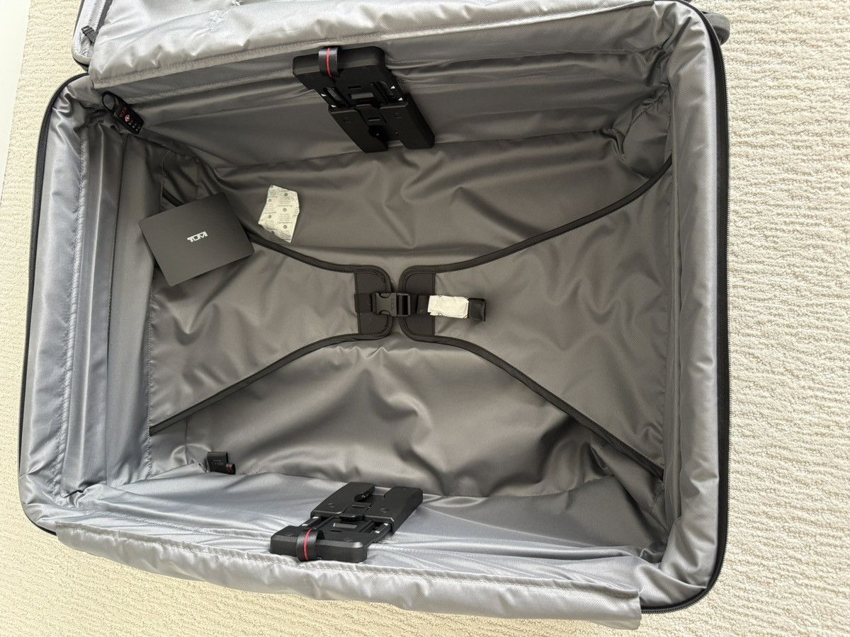 Tumi NWT Tumi Extended Trip Expandable 4 wheel suitcase $1350 Size 32 - 13 Thumbnail