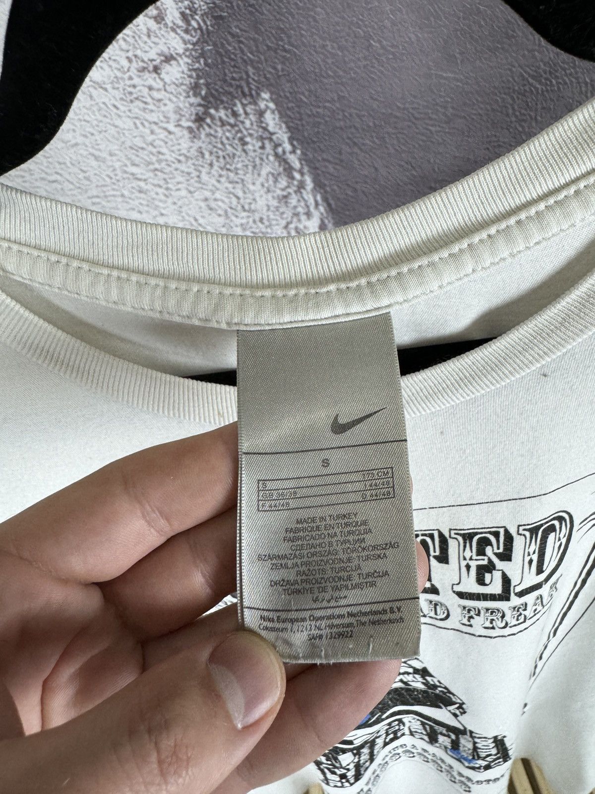 Nike Nike Vintage y2k 00s “Wanted Sneaker Head Freak” tee Size US S / EU 44-46 / 1 - 7 Thumbnail