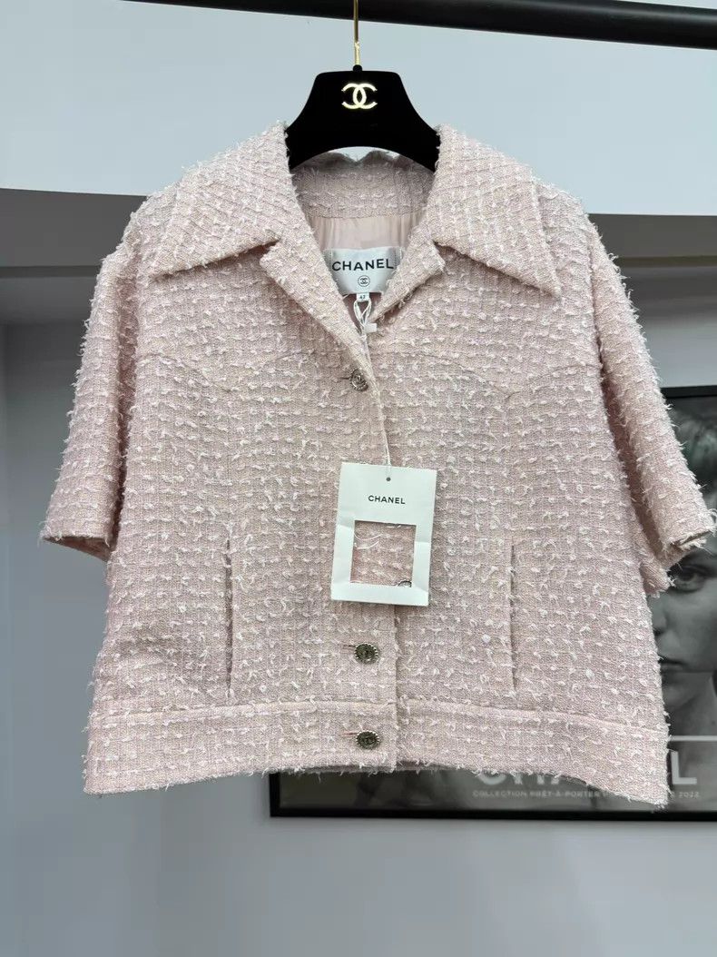 Chanel Chanel 24P pink tweed short-sleeved jacket Size M / US 6-8 / IT 42-44 - 1 Thumbnail