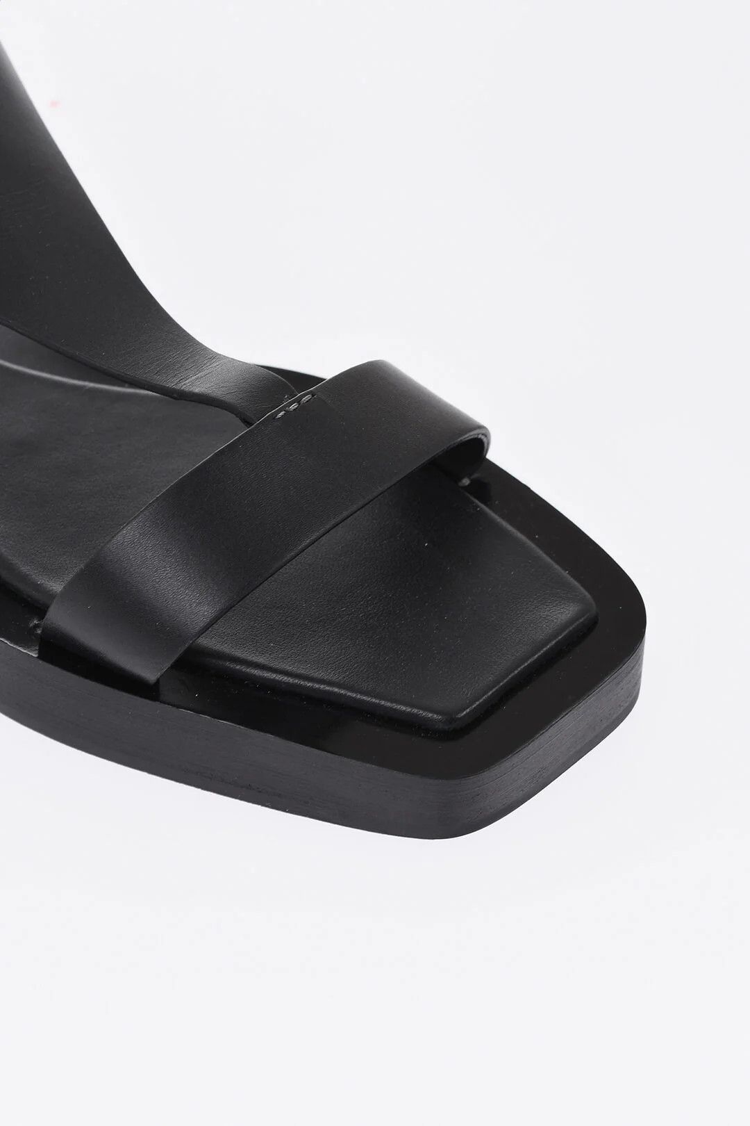 Max Mara og1mm0426 T-Bar Sandals in Black Size US 7 / IT 37 - 4 Thumbnail