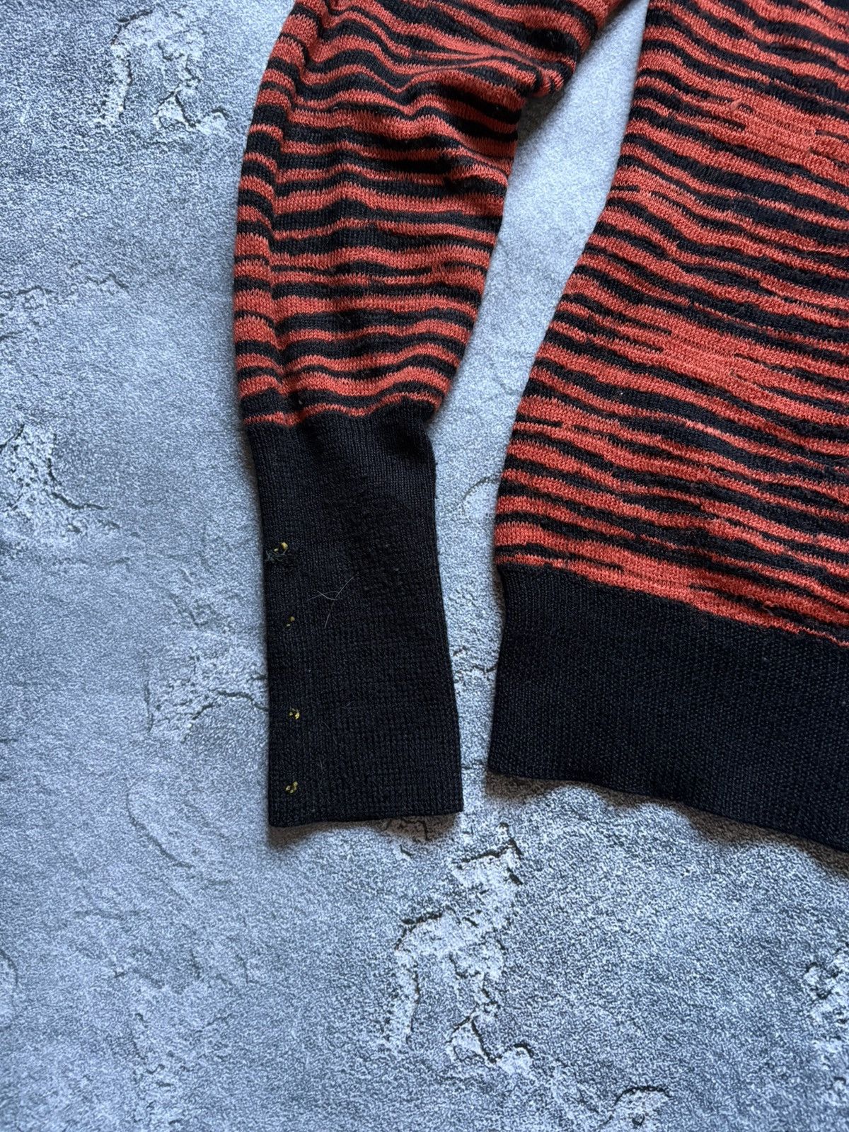 Versus Versace Vintage 90s Versus Versace Tiger Striped Turtleneck Sweater Size M / US 6-8 / IT 42-44 - 4 Thumbnail