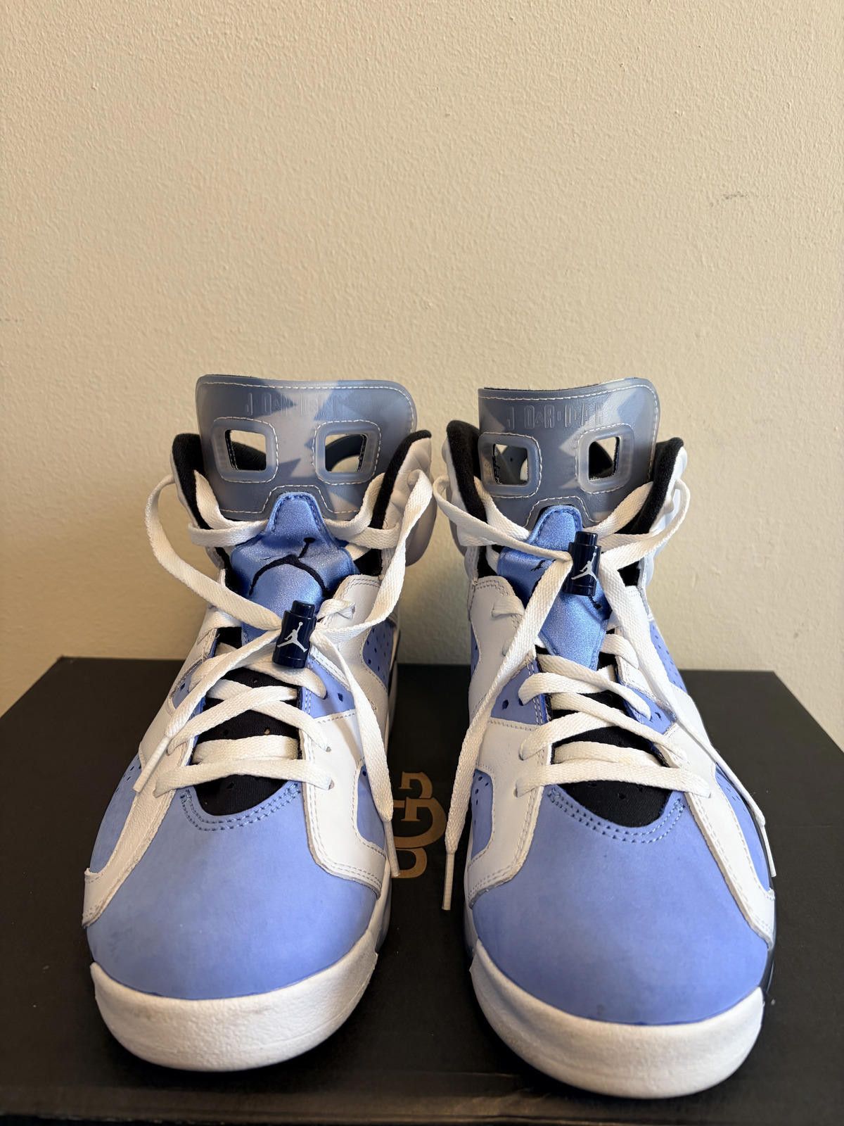 Jordan Brand Air Jordan 5 Retro UNC Home University Blue Shoe (Size 10.5) Size US 10.5 / EU 43-44 - 1 Thumbnail