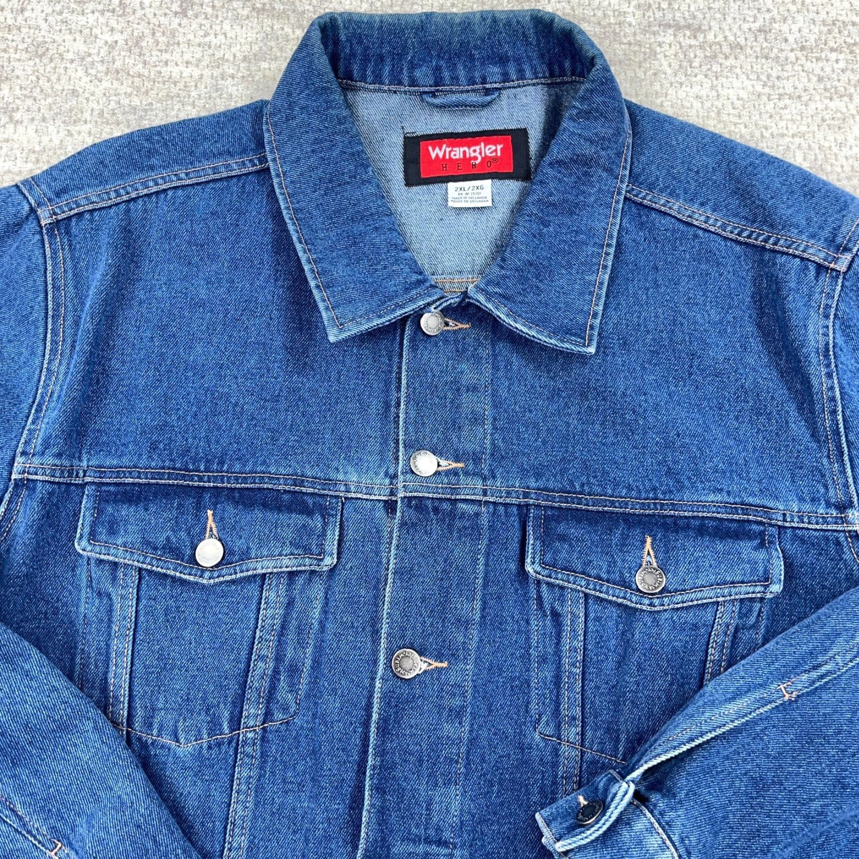 Wrangler VINTAGE Wrangler Denim Jacket Men 2XL Blue Mid Wash Trucker 90s Classic USA Size US 39 - 2 Thumbnail