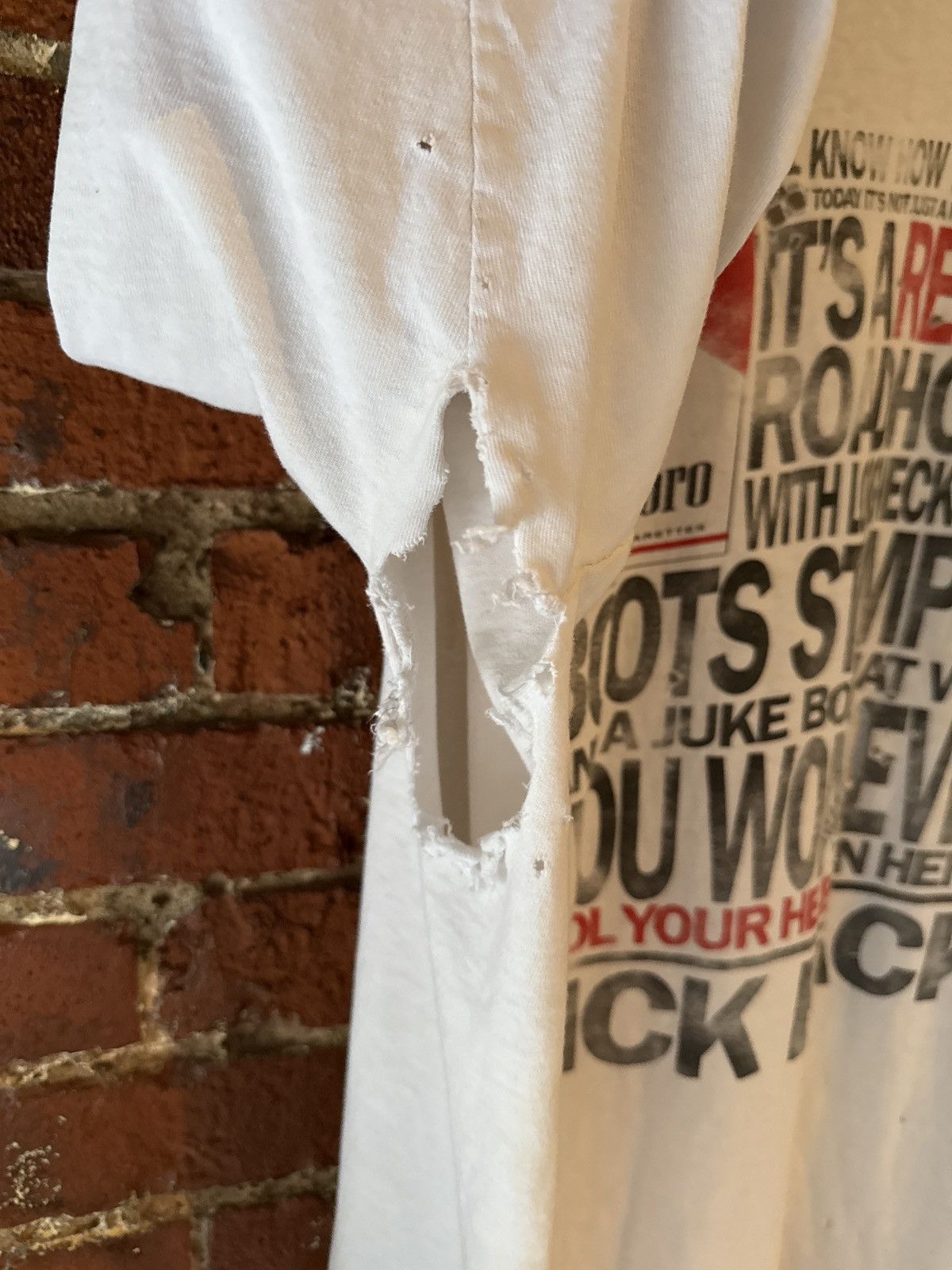 Vintage Thrashed Marlboro pocket tee shirt Size US XL / EU 56 / 4 - 4 Thumbnail