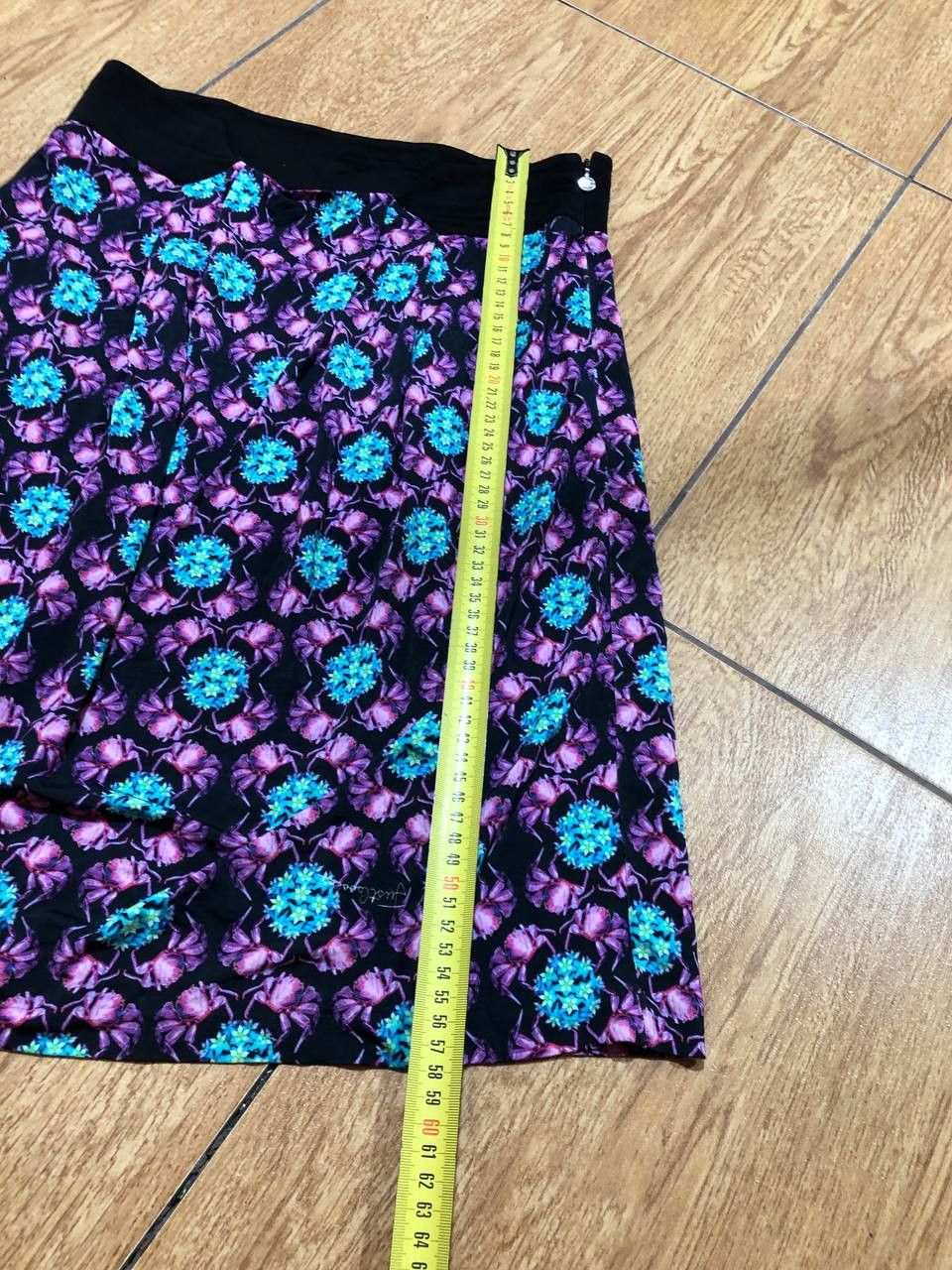 Just Cavalli Vintage Just Cavalli women's light skirt summer flowers Size 30" / US 8 / IT 44 - 8 Thumbnail