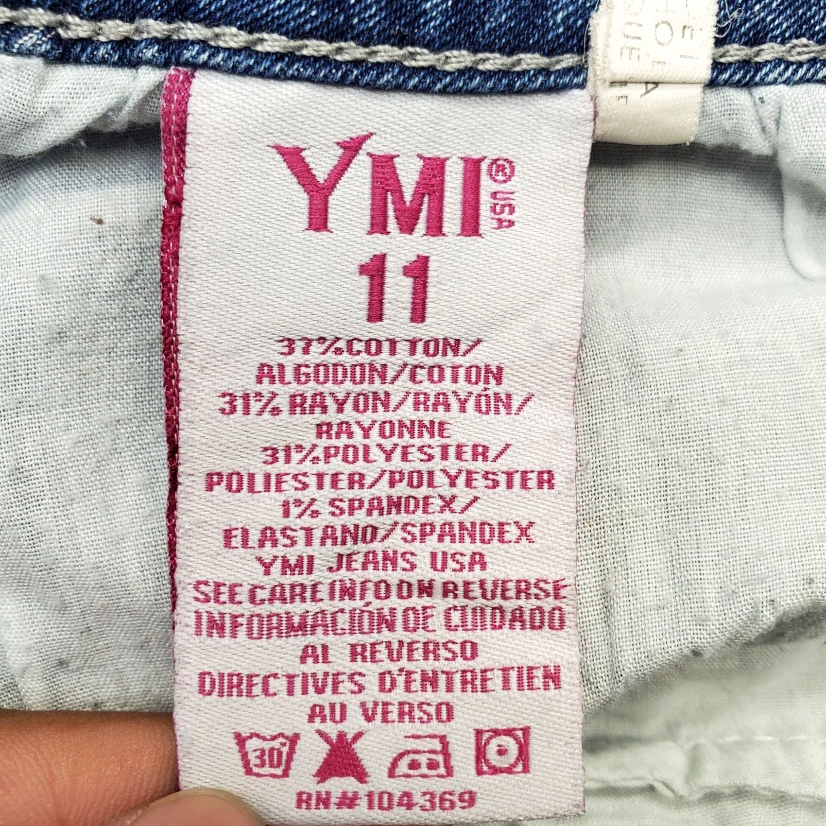 Vintage YMI Jeans Shorts Women Size 11 Denim Distressed Acid Wash 5-Pocket Design - Blue, 2.5" Inseam Size 32" / US 10 / IT 46 - 7 Thumbnail