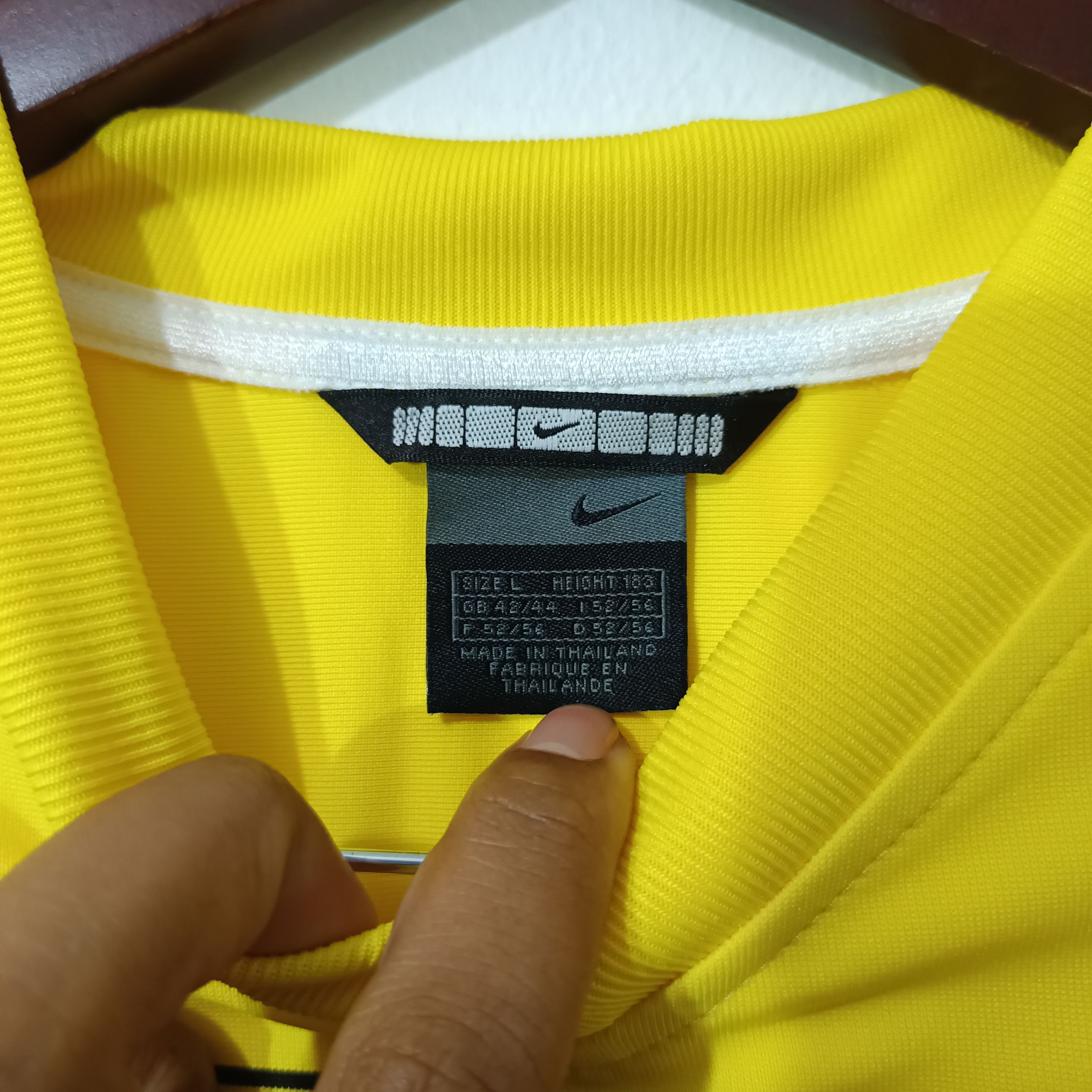 Nike Vintage Nike Center Swoosh Footbal Jersey Size US L / EU 52-54 / 3 - 4 Thumbnail
