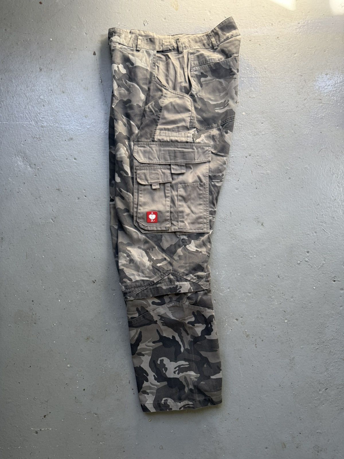Loose fitting tactical cargos
