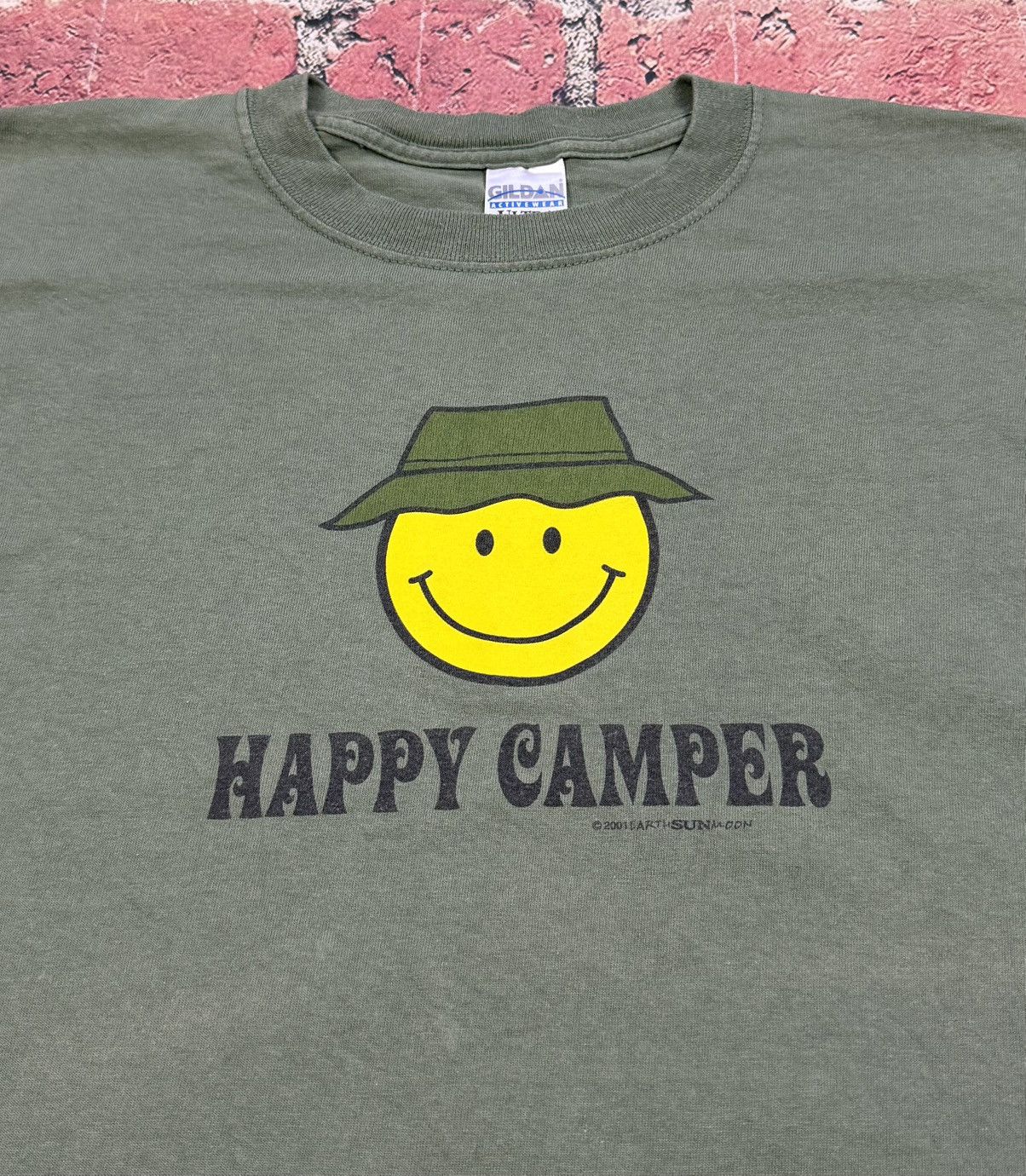Gildan Vintage 2001 Happy Camper Olive Green T Shirt Smiley Face Size US S / EU 44-46 / 1 - 4 Thumbnail