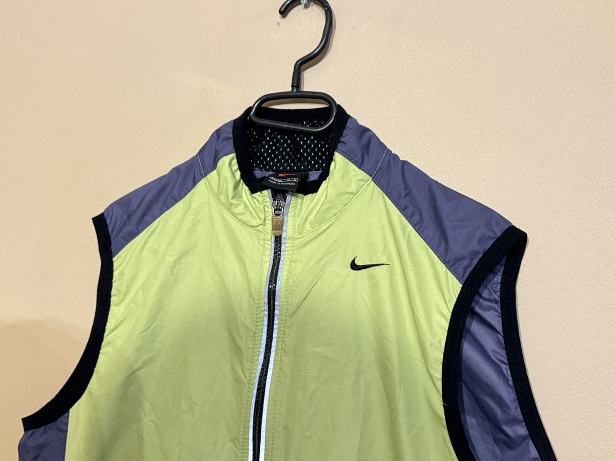 Nike × Vintage Vintage 90s Vest Nike Light Exercise Hiking Running Zip Up Size US M / EU 48-50 / 2 - 3 Thumbnail