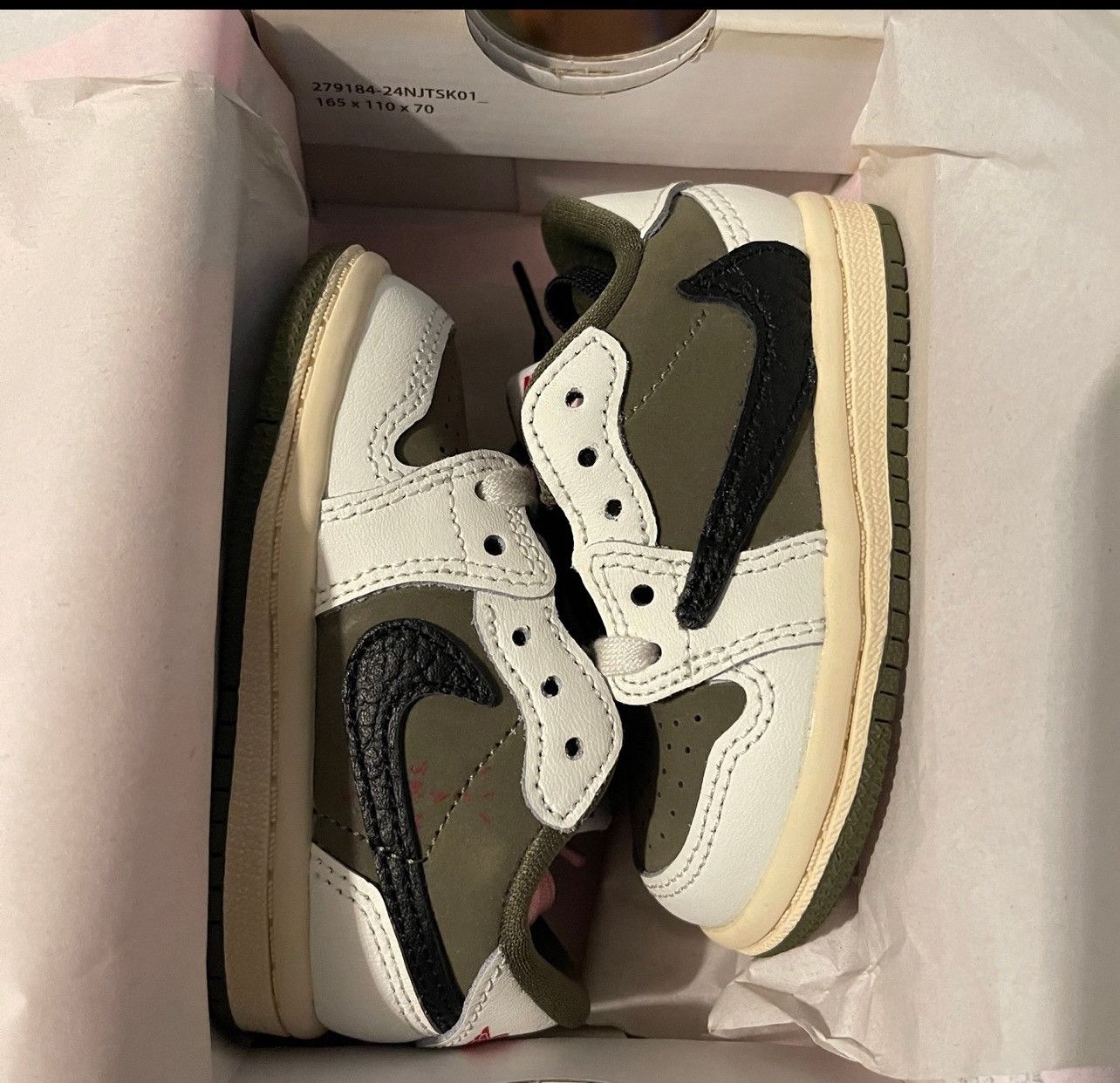 Nike × Travis Scott Travis Scott Jordan 1 low Reverse Olive kids baby size 4C Size US 5 / EU 37 - 5 Thumbnail