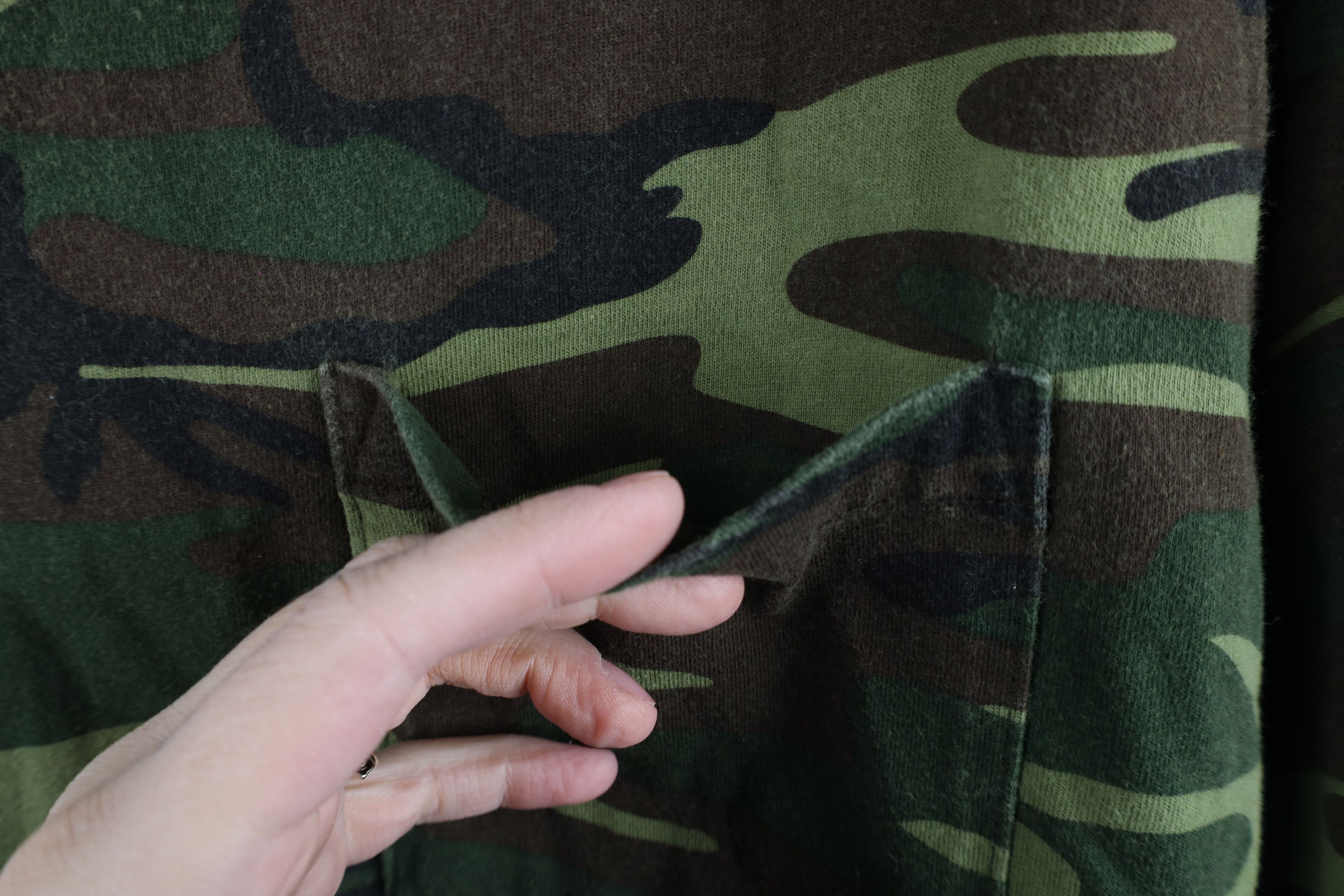 Vintage Vintage Y2K Streetwear Camouflage Pocket T-Shirt Cotton Size US XXL / EU 58 / 5 - 5 Thumbnail