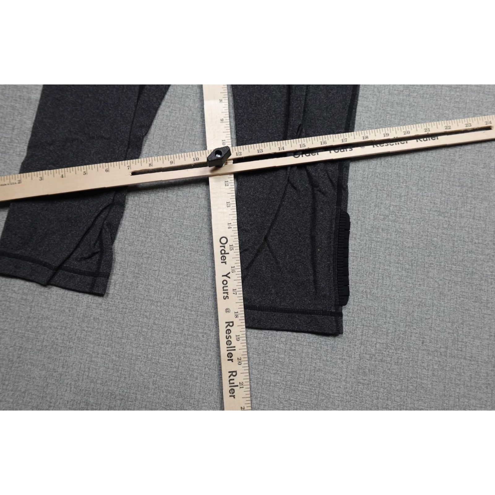 Lululemon Lululemon Capri Leggings Womens 8 Gray Knit Stretch Ankle Slit Yoga Running Cropped Activewear Womens Slim Fit Size 30" / US 8 / IT 44 - 7 Thumbnail