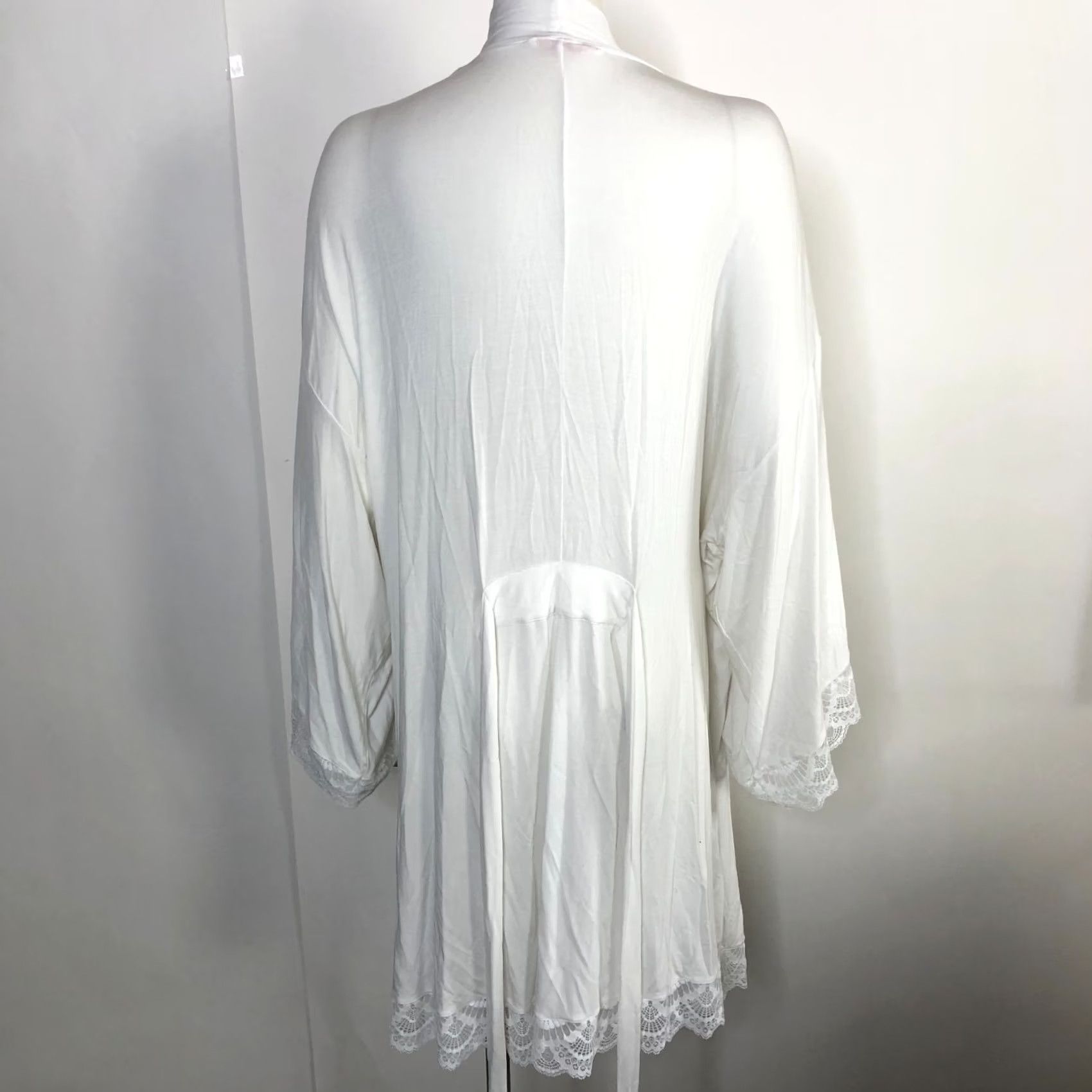 Eberjey Eberjey XL Lace Trim Wrap Robe Lightweight Belted White MINT HRJ Size ONE SIZE - 3 Thumbnail