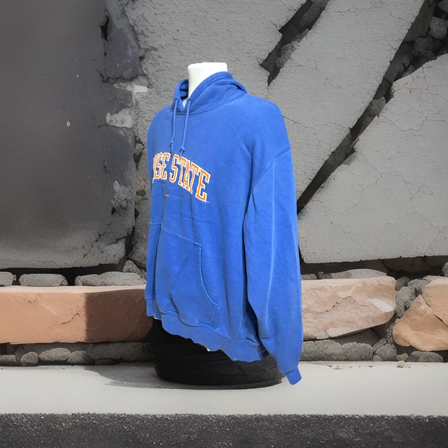 Nike VINTAGE Nike Hoodie Mens XL Blue Boise State Center Swoosh Kangaroo Pocket 2000s Size US XL / EU 56 / 4 - 3 Thumbnail