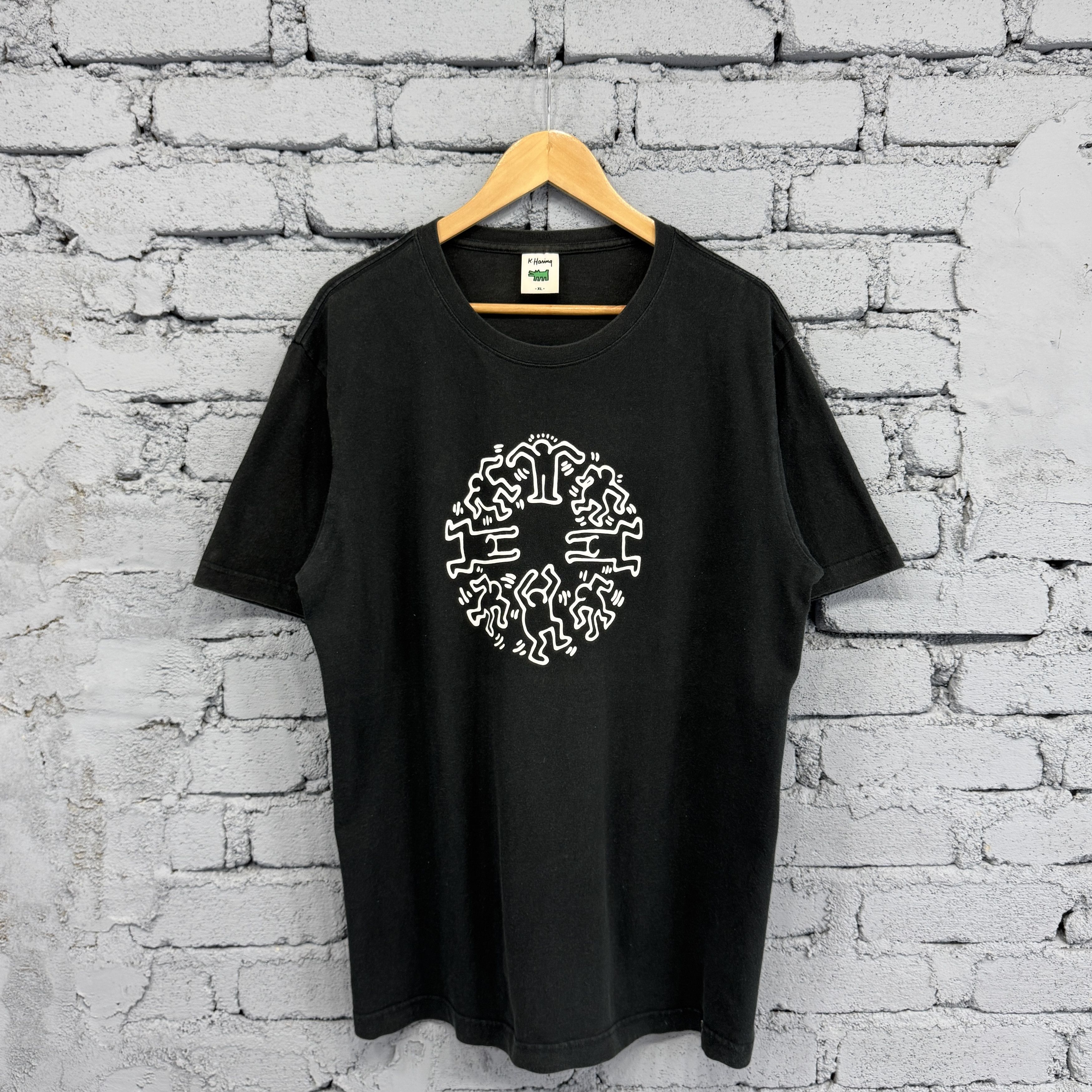 Keith Haring Rare Vintage Keith Haring Art Big Logo Sunfade Tshirt Size US XL / EU 56 / 4 - 1 Thumbnail