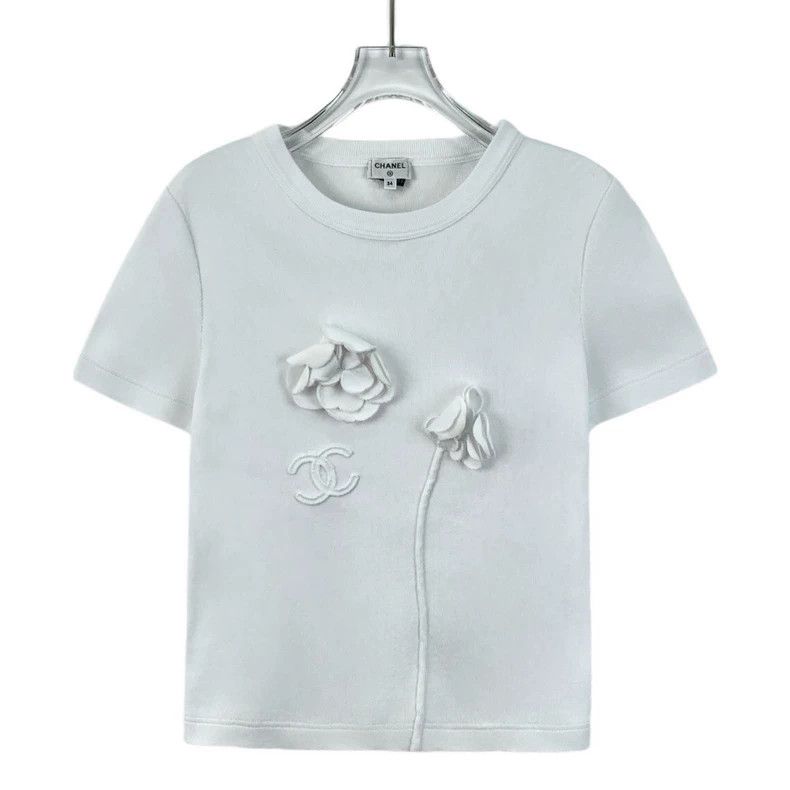 Chanel Chanel White Camellia Embossed Cotton T-Shirt - dmc Size US XXS / EU 40 - 1 Thumbnail