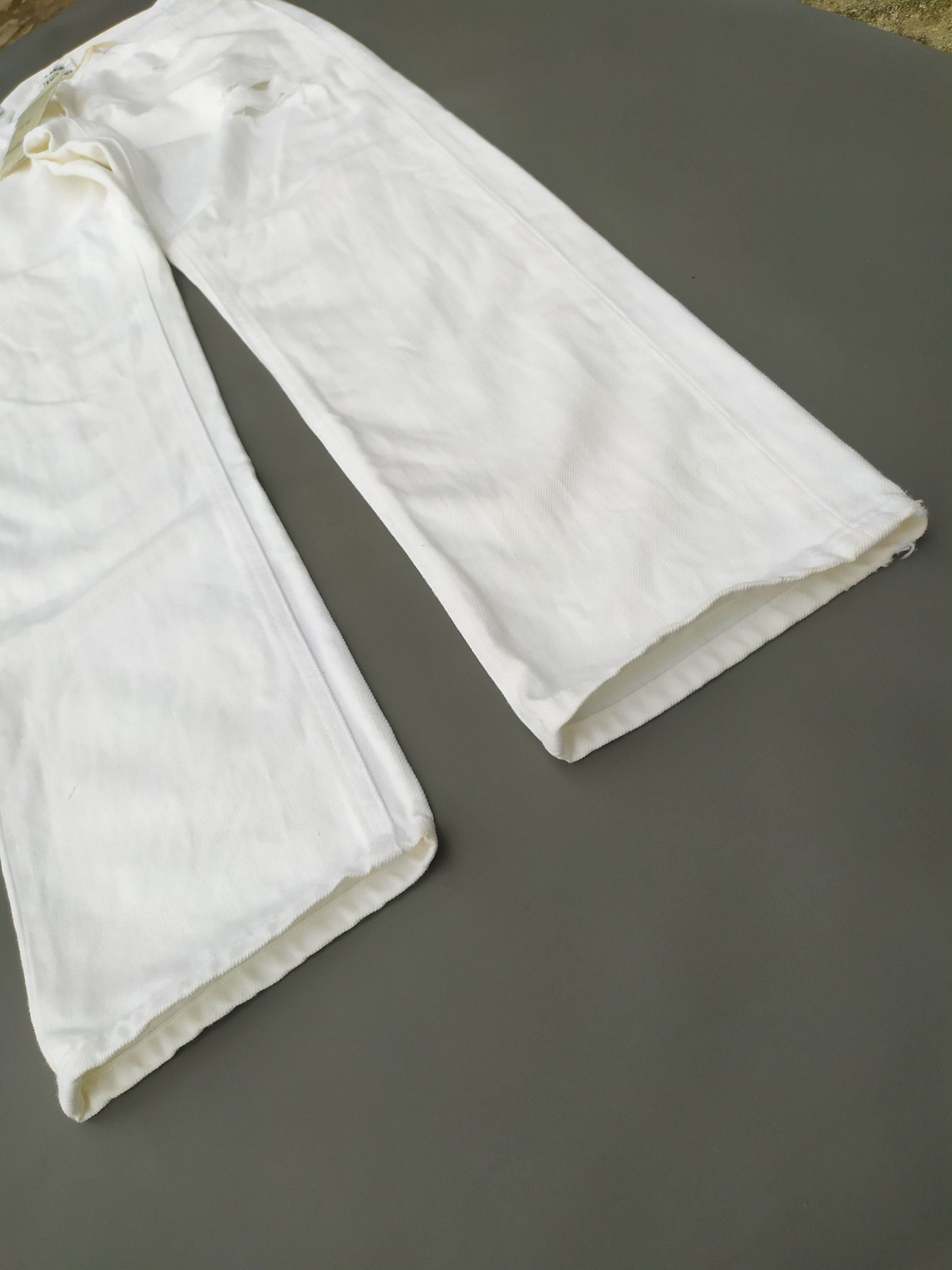Acne Studios Acne Studios Boy White Distressed Jeans Size US 29 - 8 Thumbnail