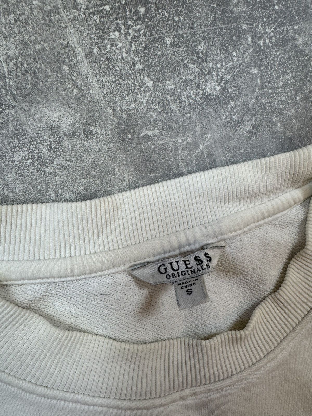 Vintage Vintage Guess USA Washed Jeans Big Logo Sweatshirt Size US S / EU 44-46 / 1 - 7 Thumbnail